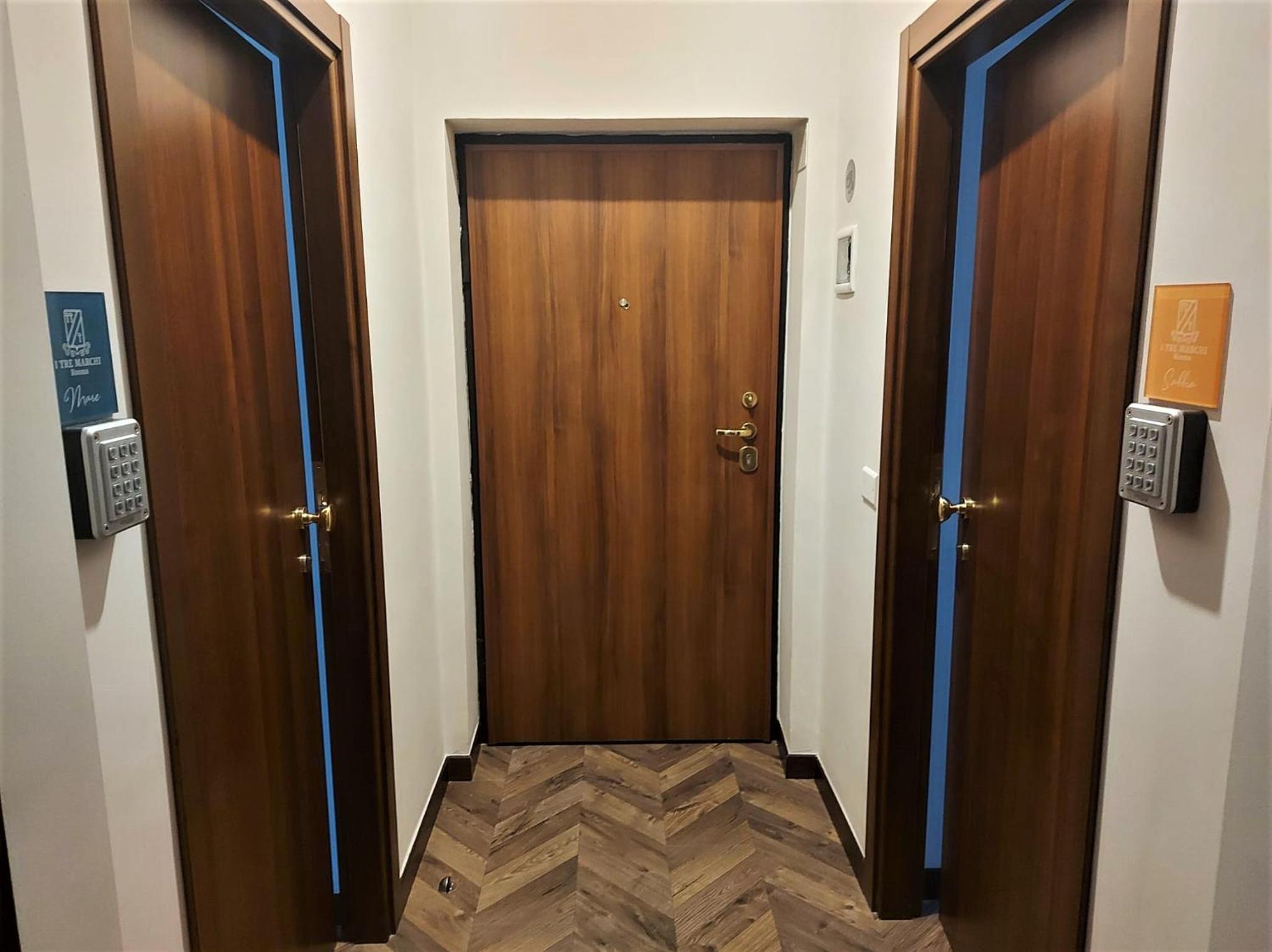 Double Room with Private Bathroom - Photo 2