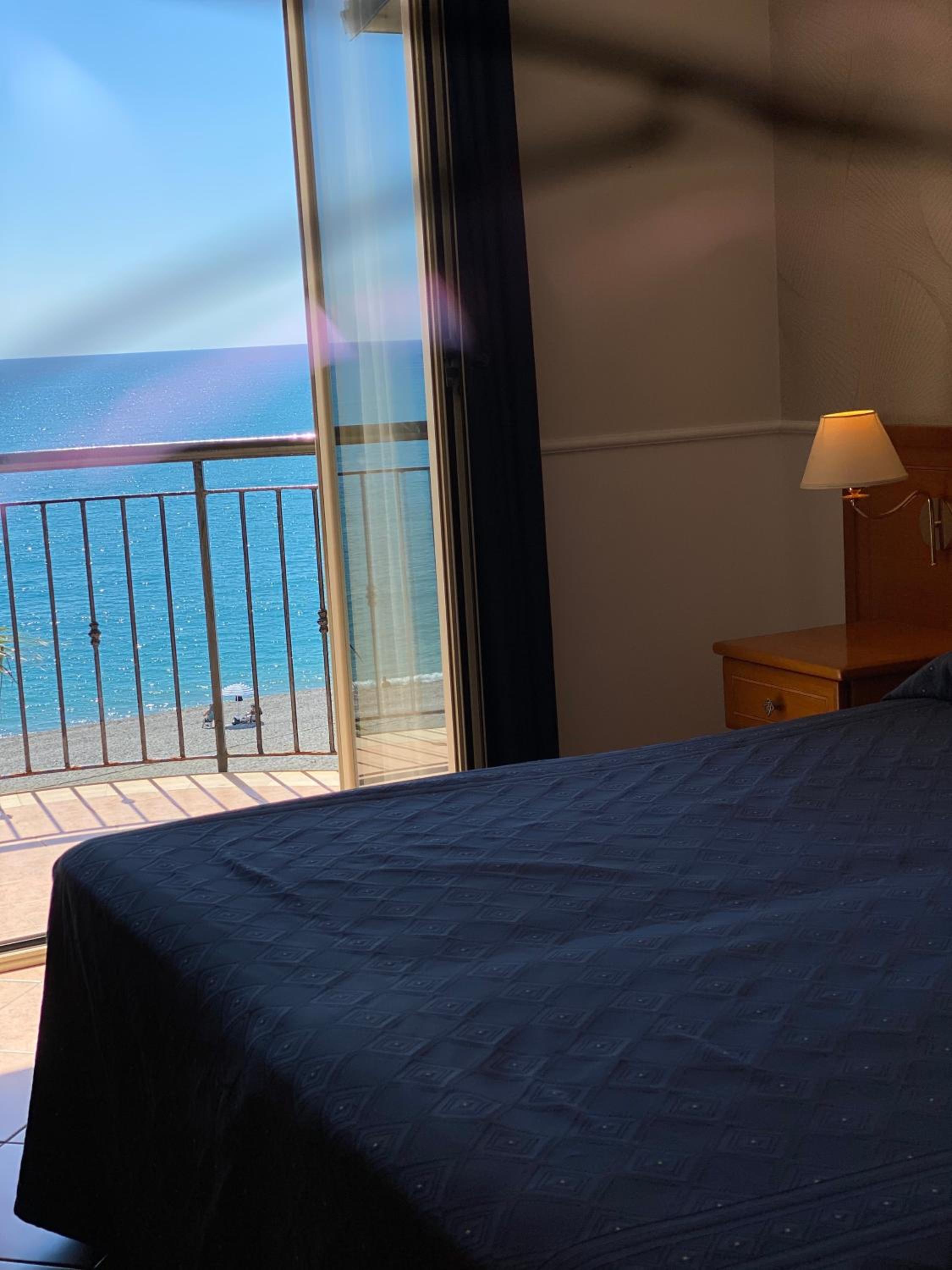 Quadruple Room with Sea View photo 3