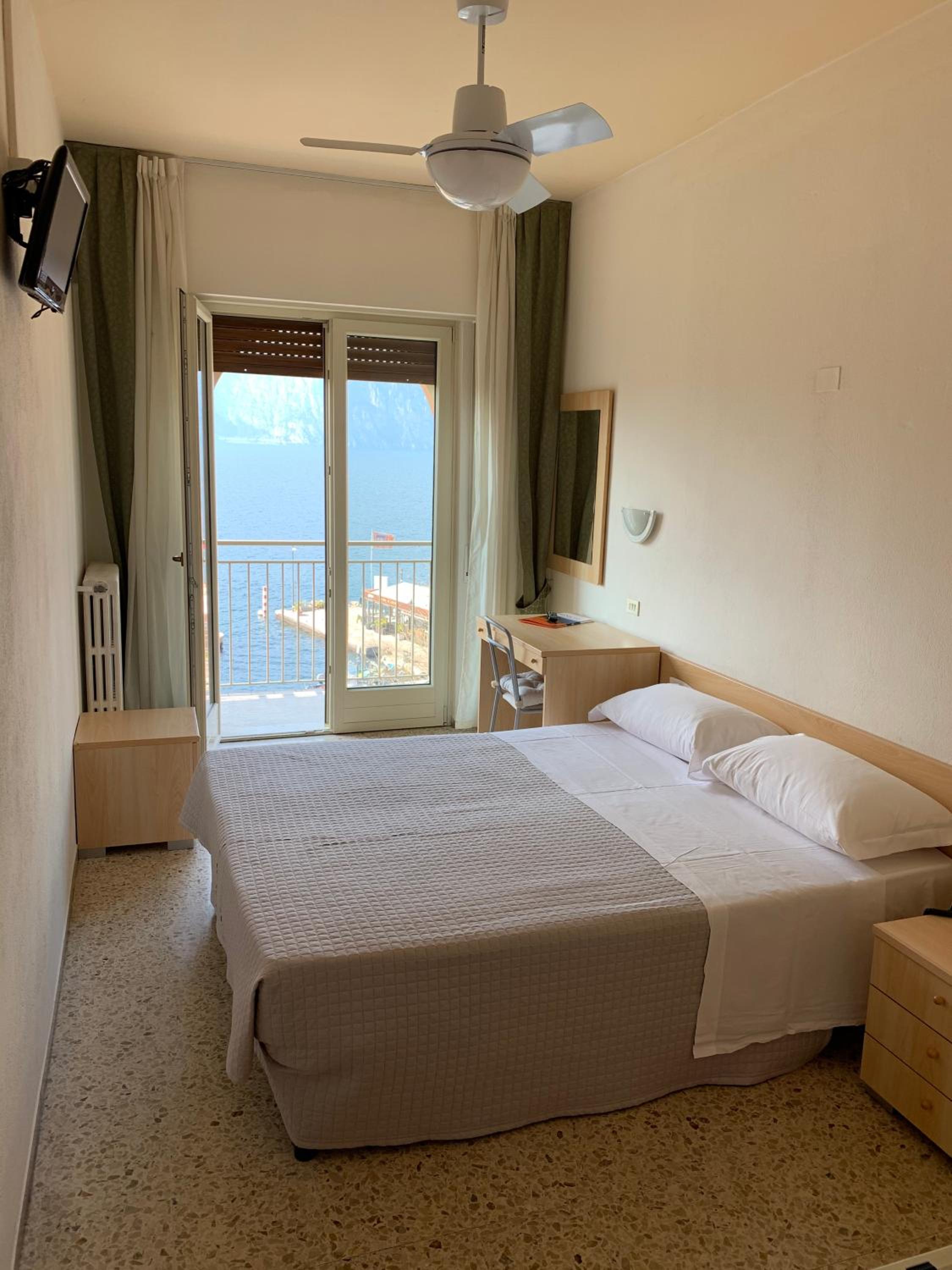 Double or Twin Room photo 3
