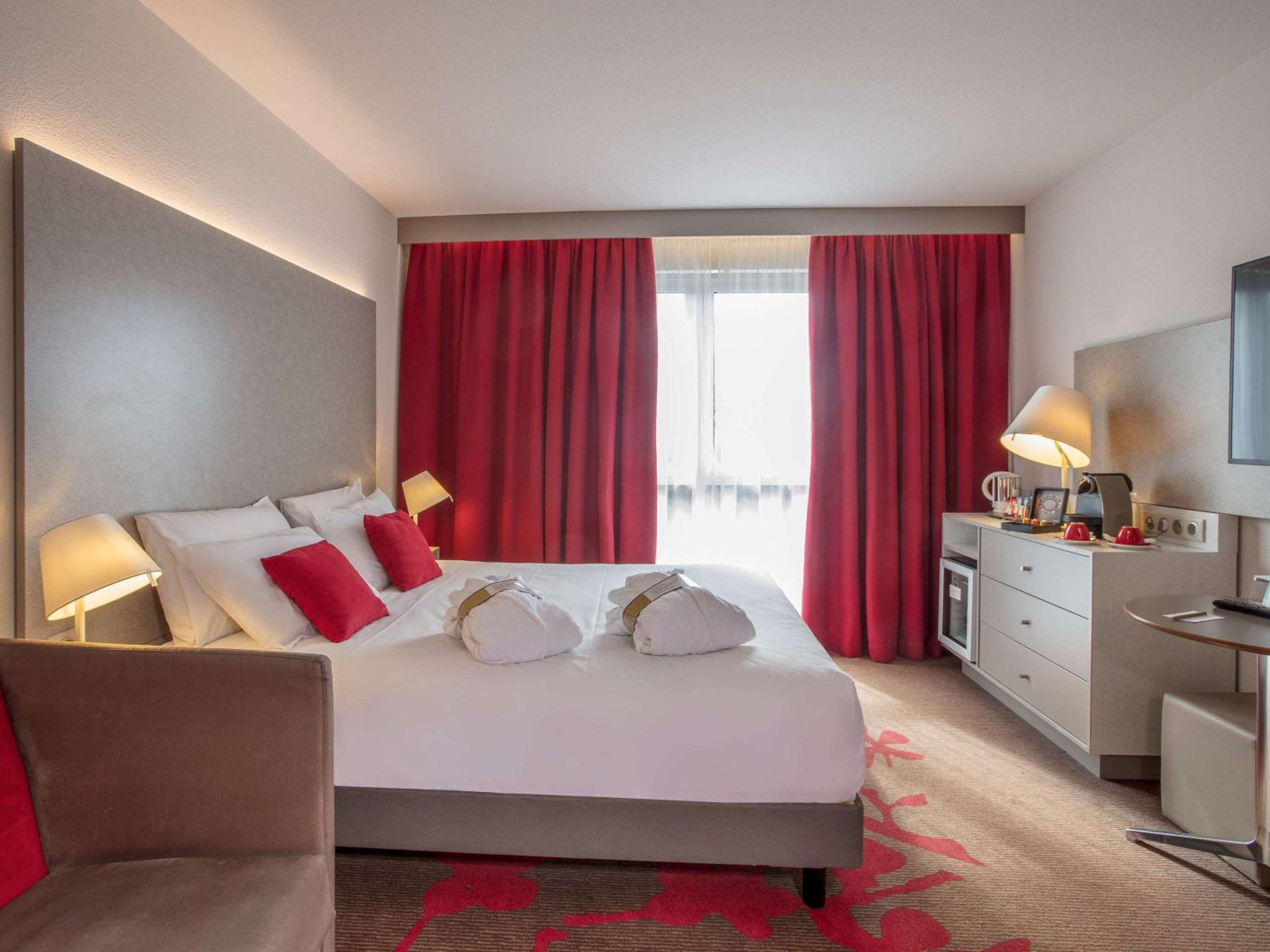 Privilege Double Room with Sofa Bed - Photo 9