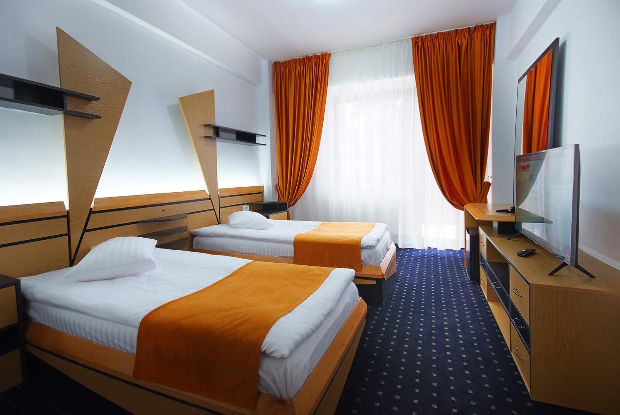 Standard Twin Room with Mountain View photo 3