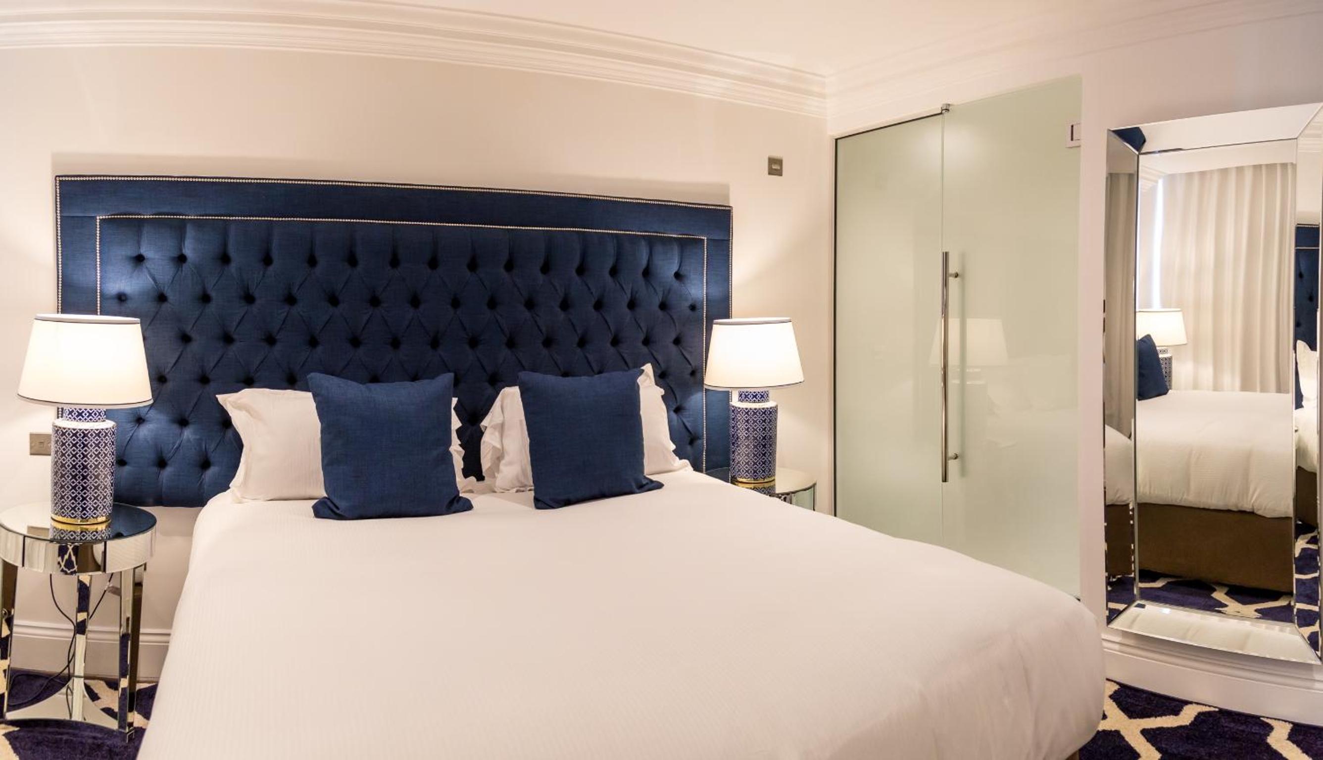 Knightsbridge photo 3