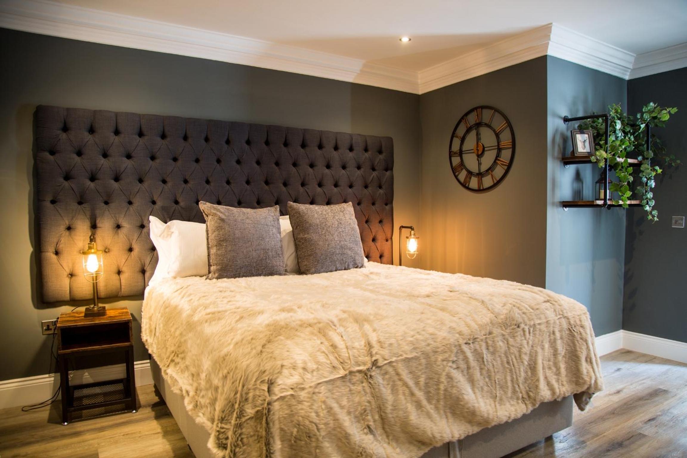 1762 - (Two Bedroom Apartment) - Photo 4
