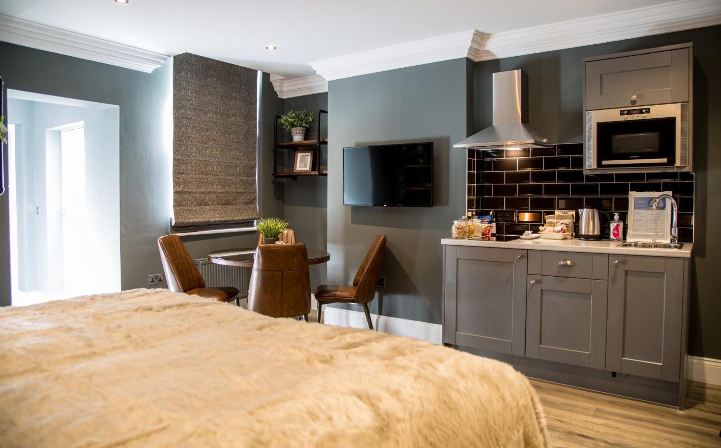 1762 - (Two Bedroom Apartment) - Photo 6