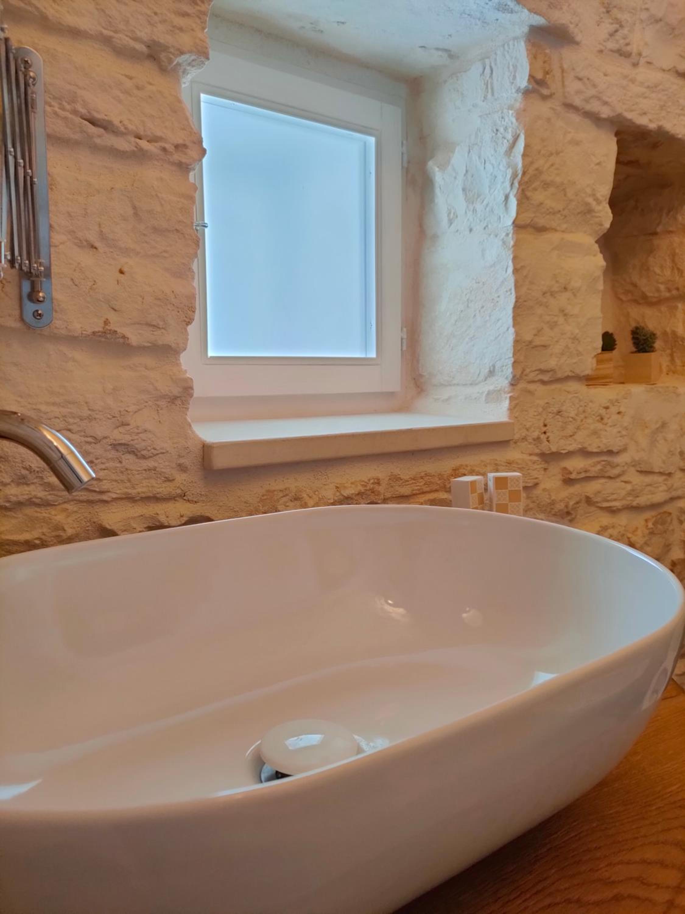 Double Room with Private Bathroom - Photo 9