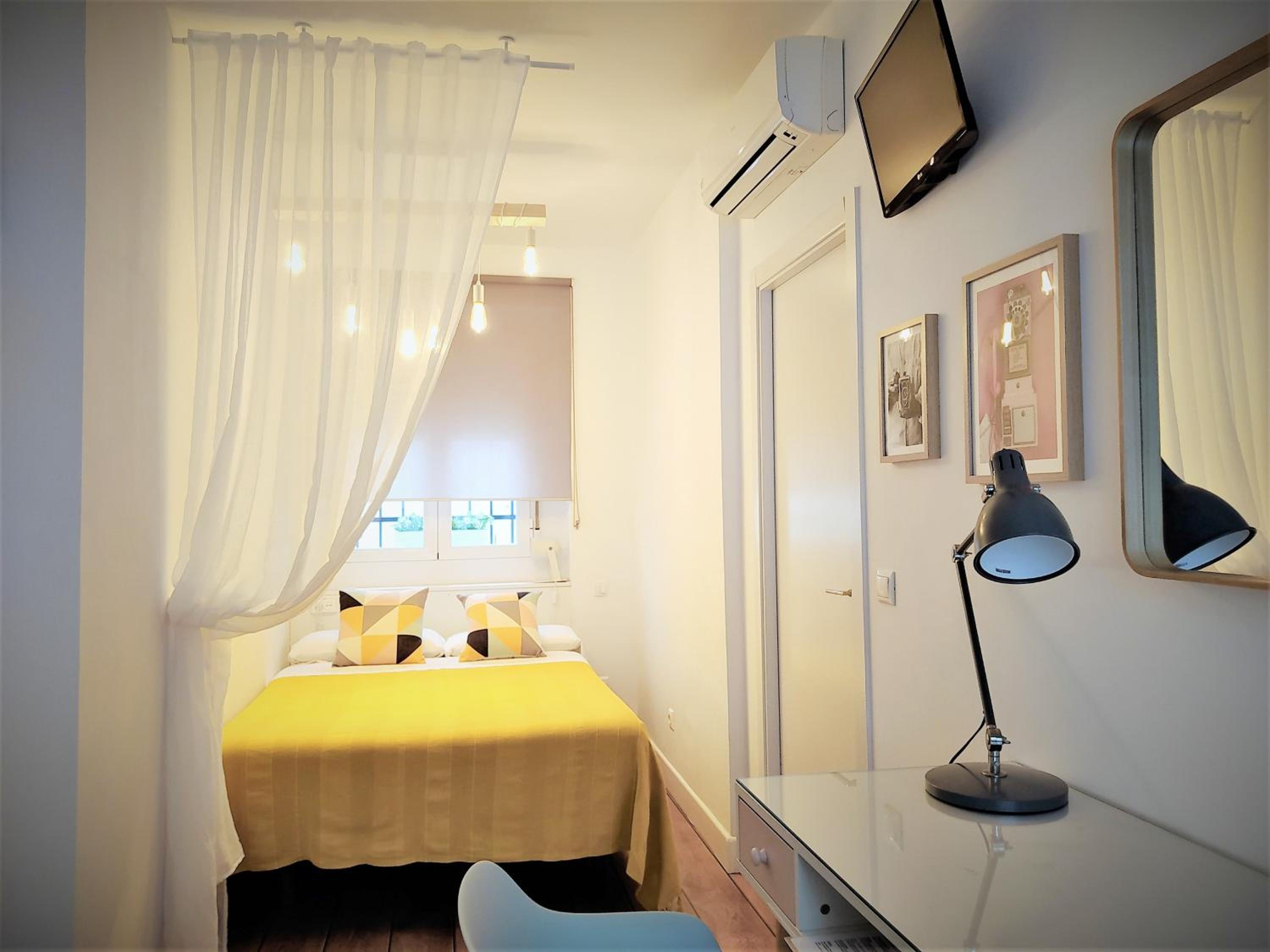 Habitación Doble Económica con cama de 135 cm.
