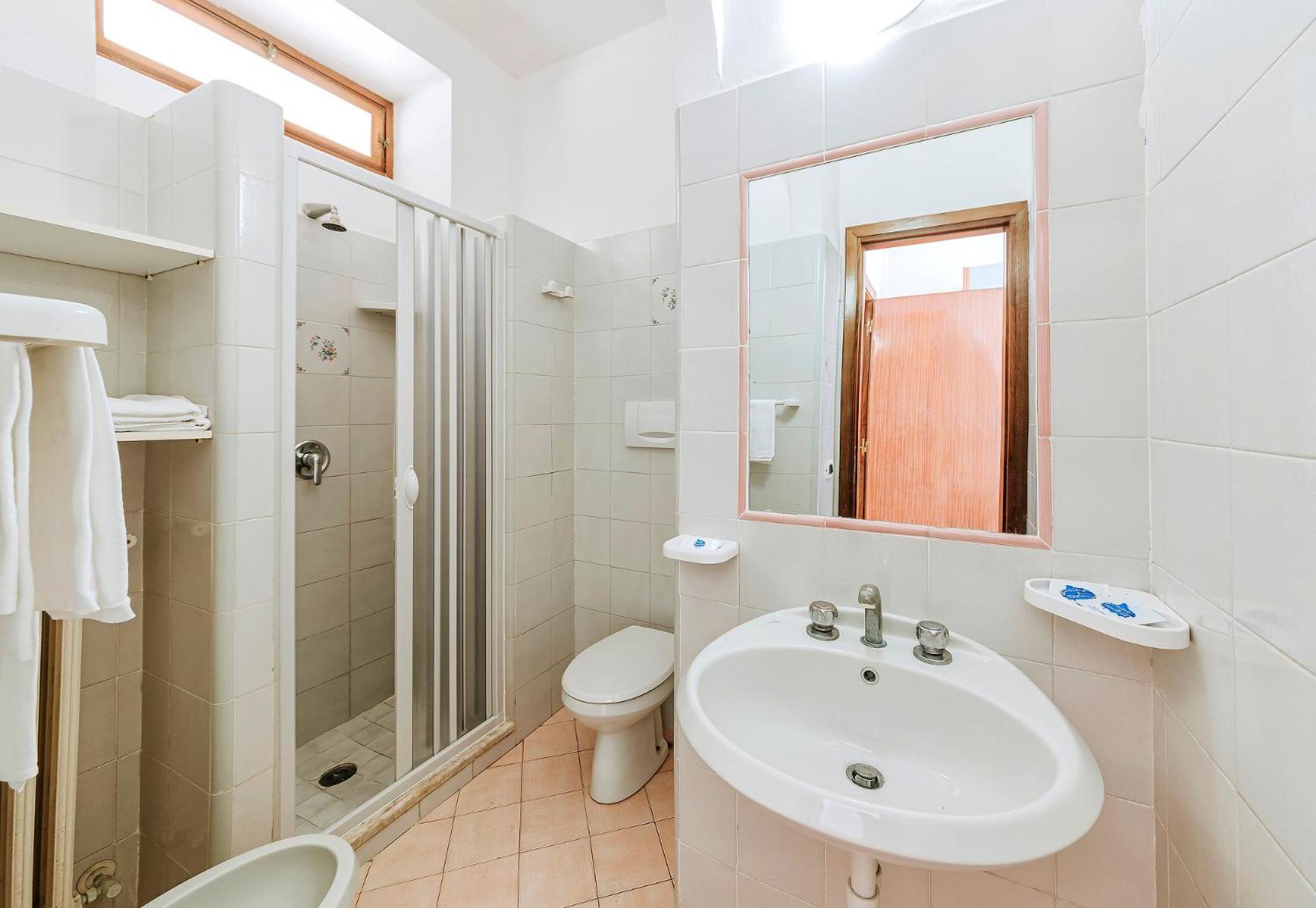 Standard Double or Twin Room with Sea View photo 3