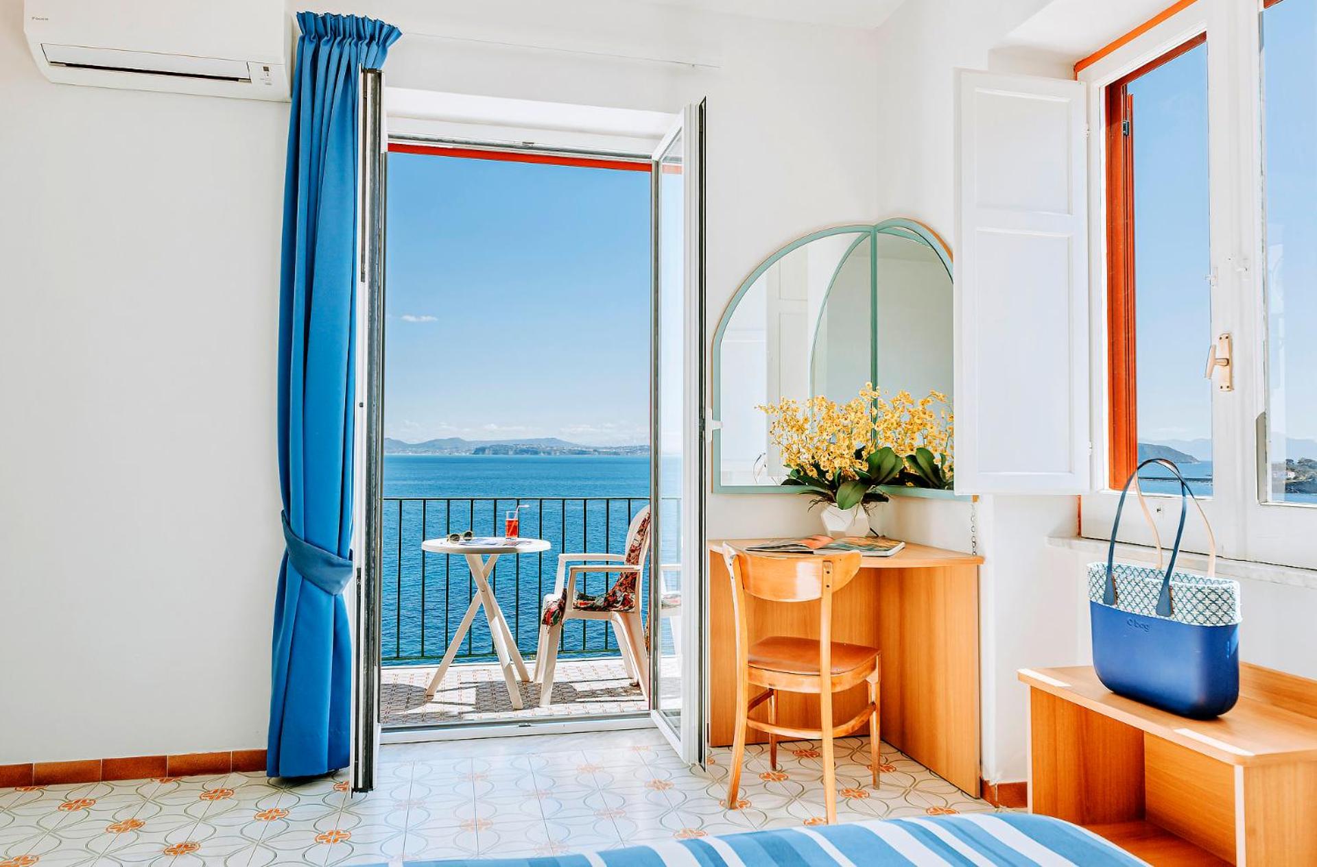 Large Double or Twin Room photo 2
