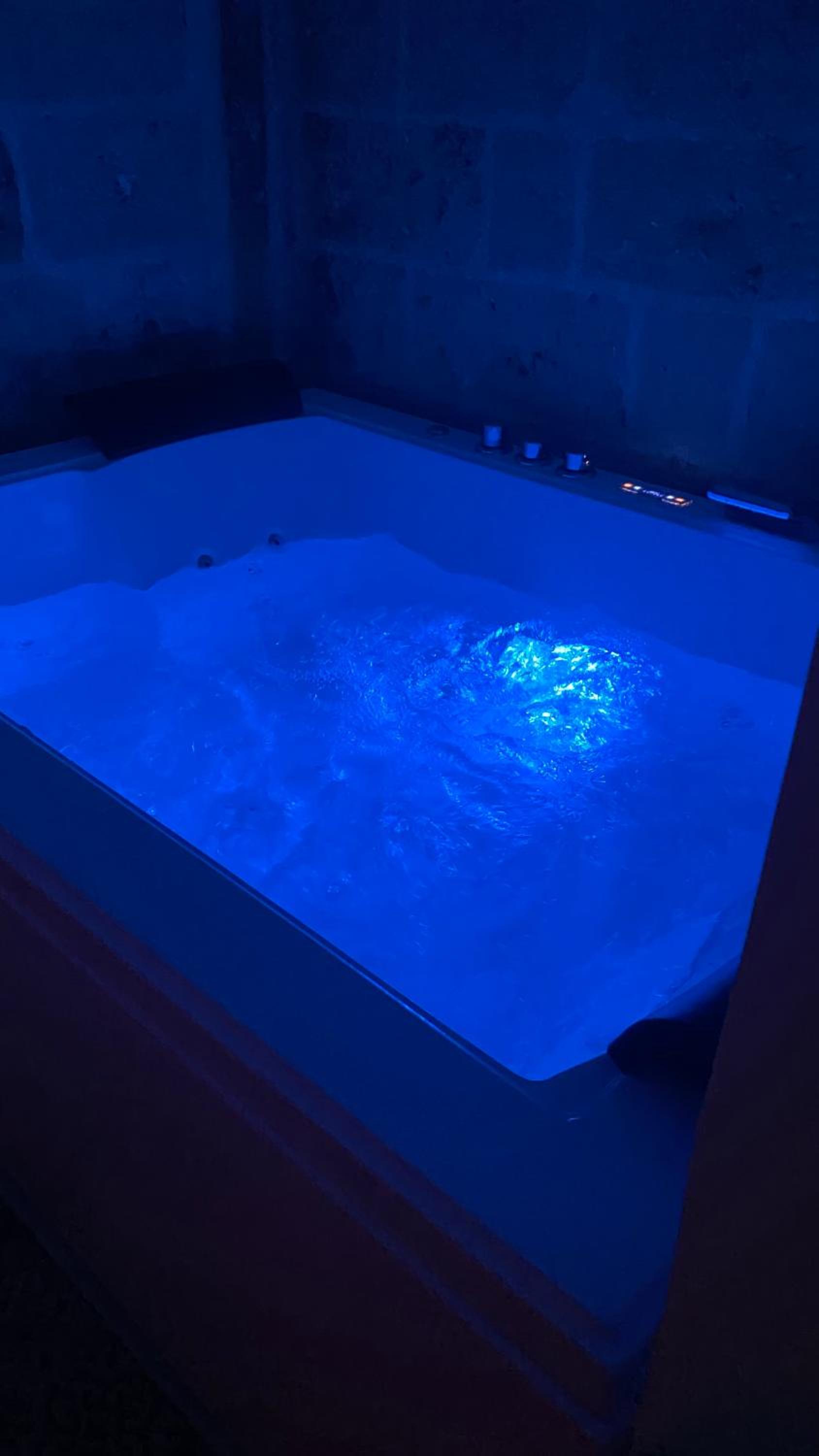 Deluxe Double Room with Bath - Photo 111