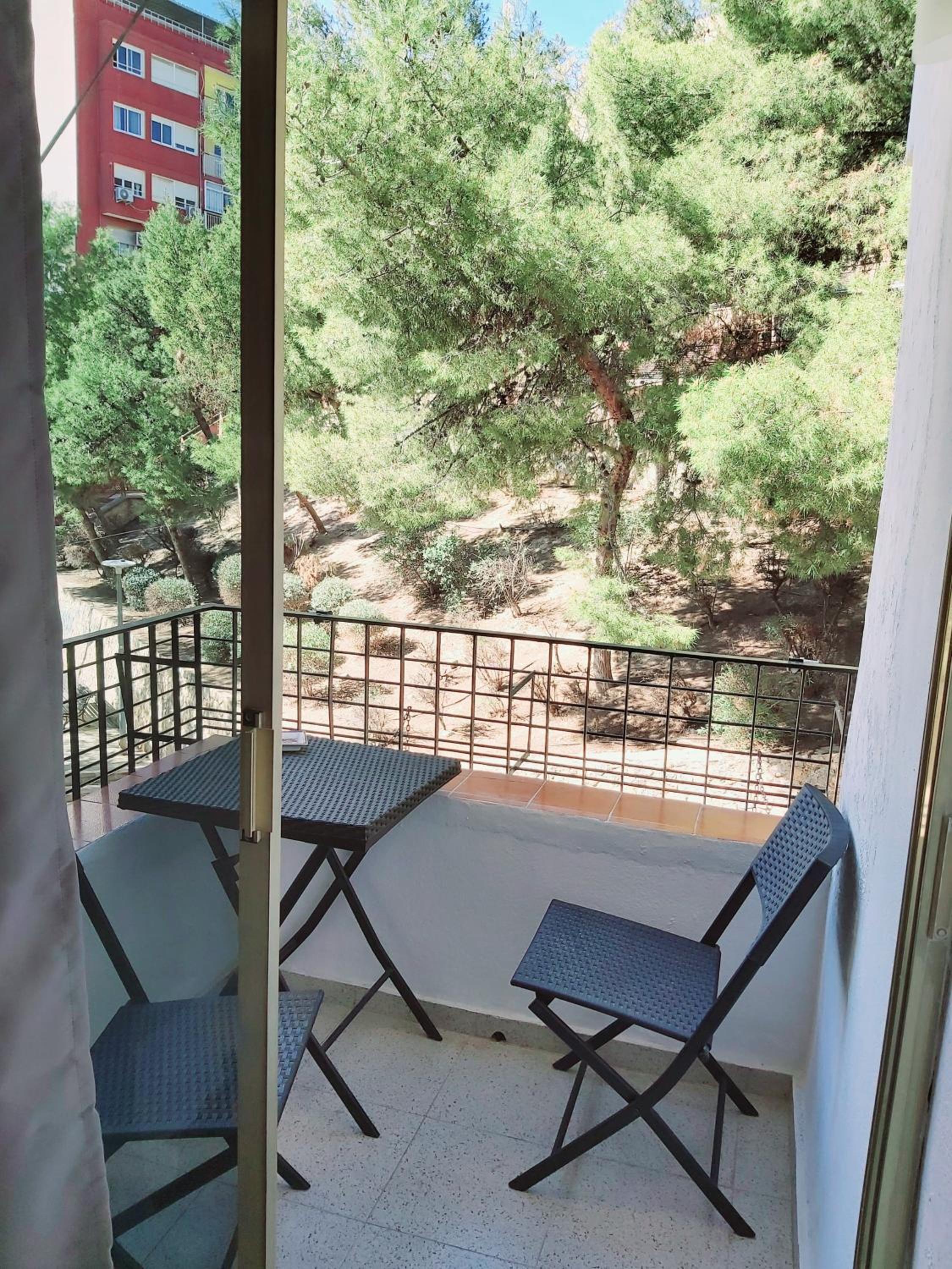 Double Room with Balcony - Photo 5