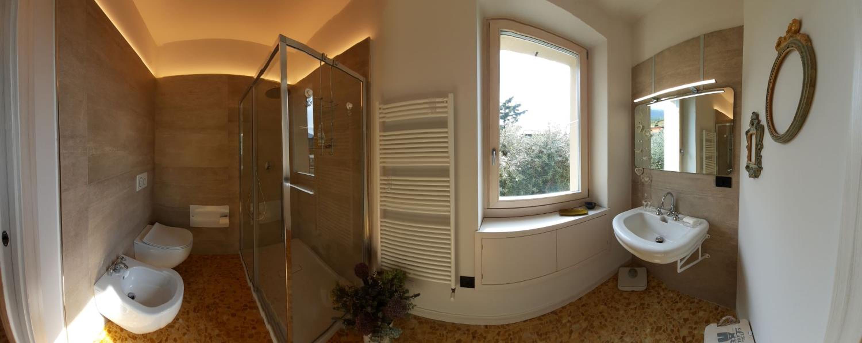 Double Room - Photo 5