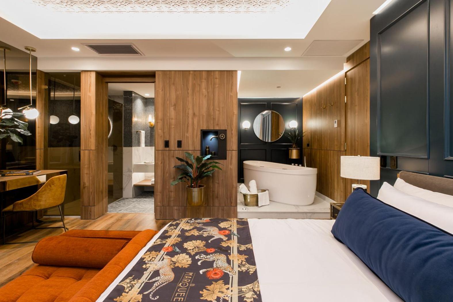 Premium Suite with Spa Bath