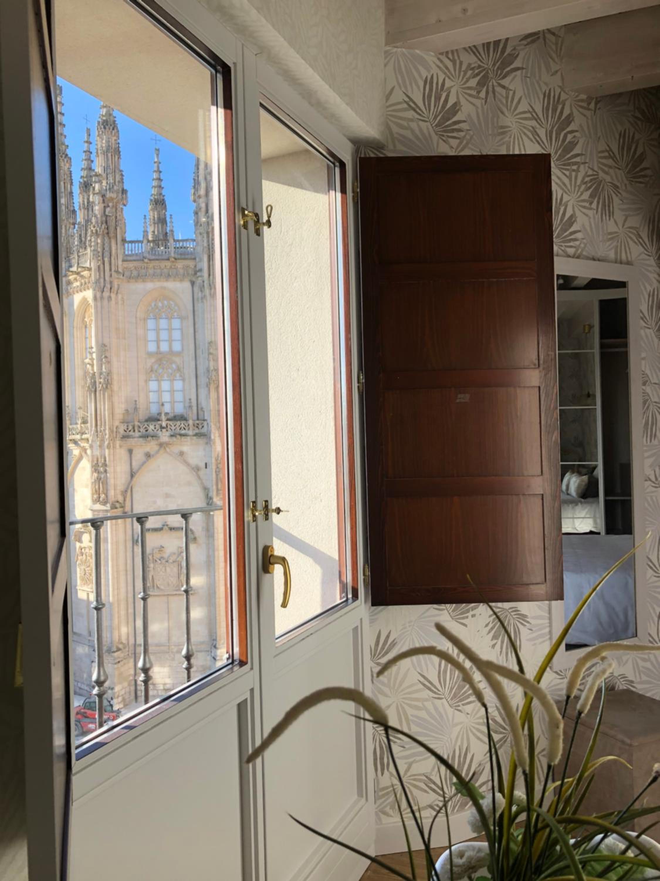 Apartment with Balcony - Photo 19