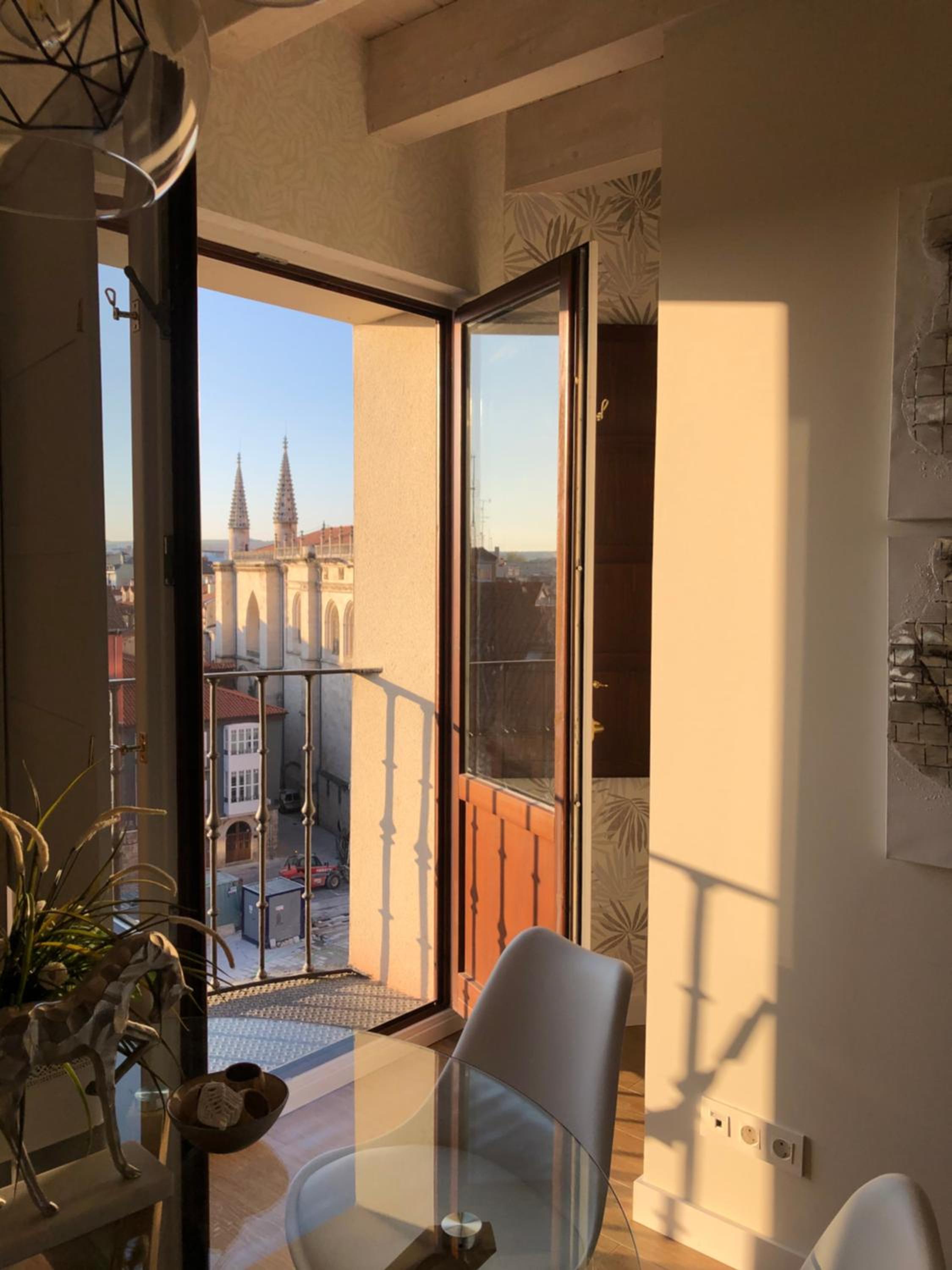Apartment with Balcony - Photo 20