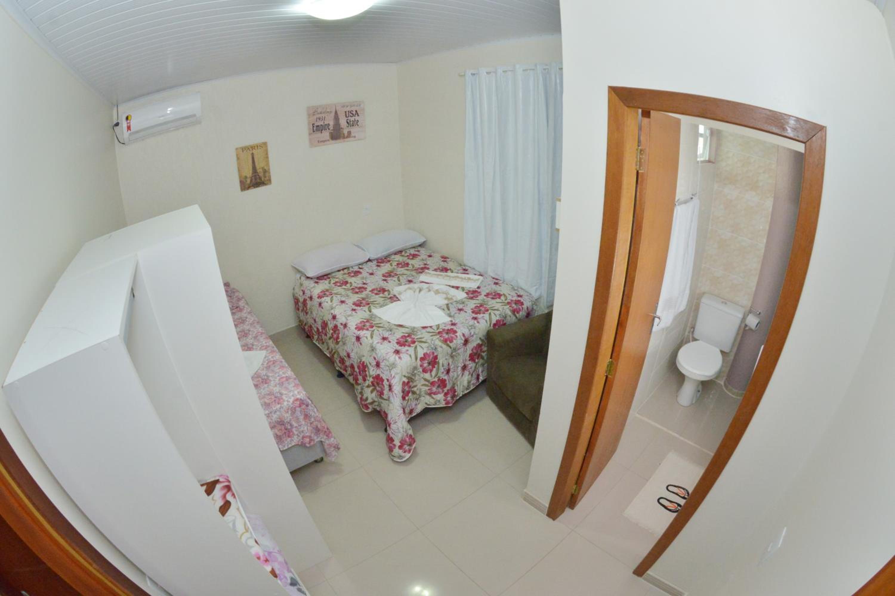 Economy Quadruple Room photo 2