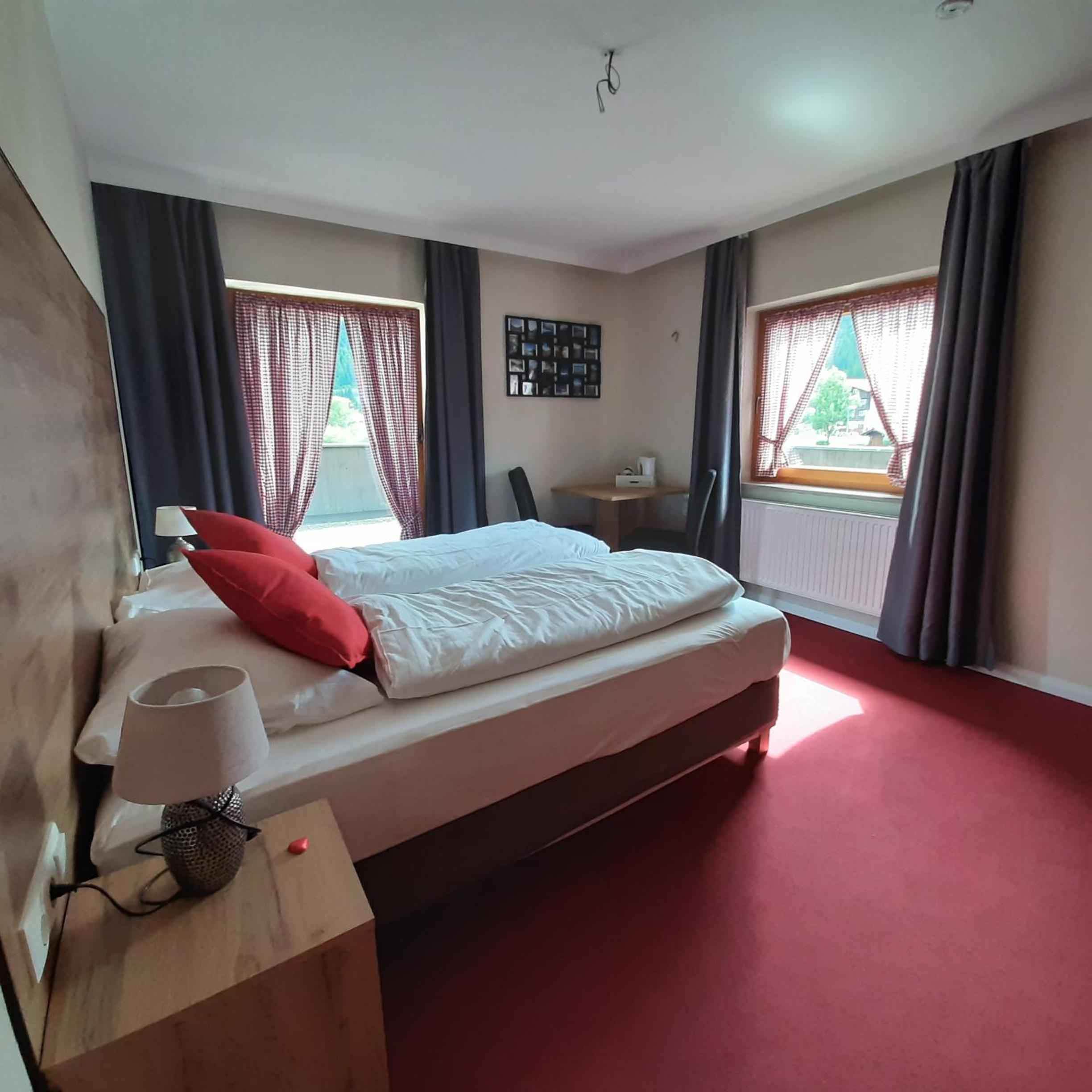 King Room with Balcony photo 3