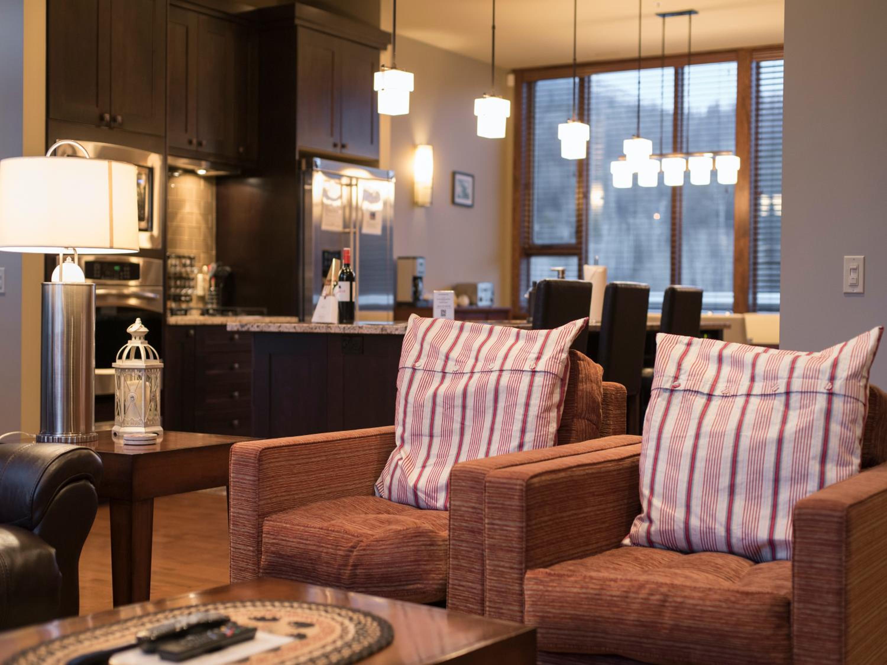 Two-Bedroom Deluxe Apartment with Balcony photo 2