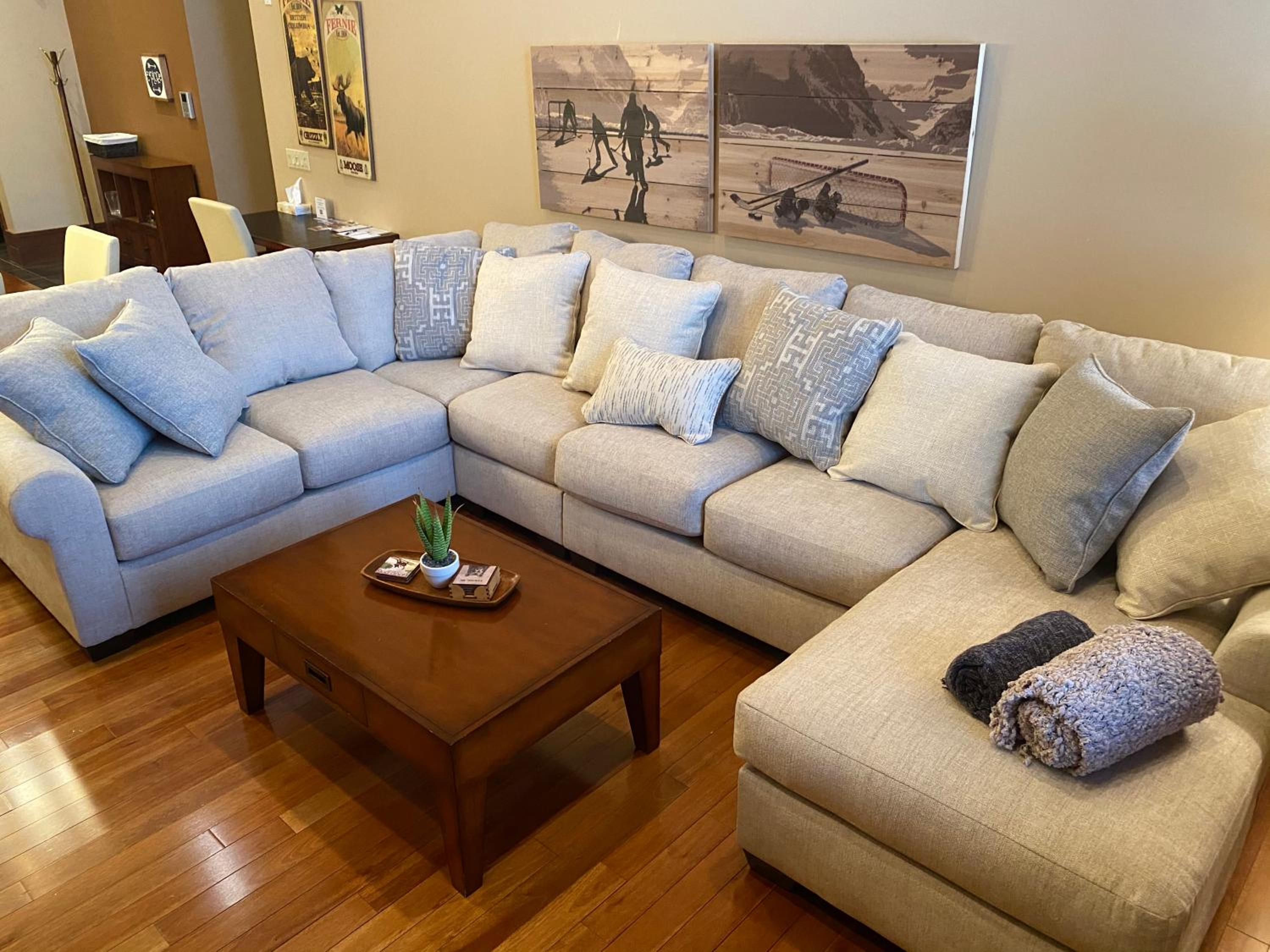 Three-Bedroom Apartment photo 2