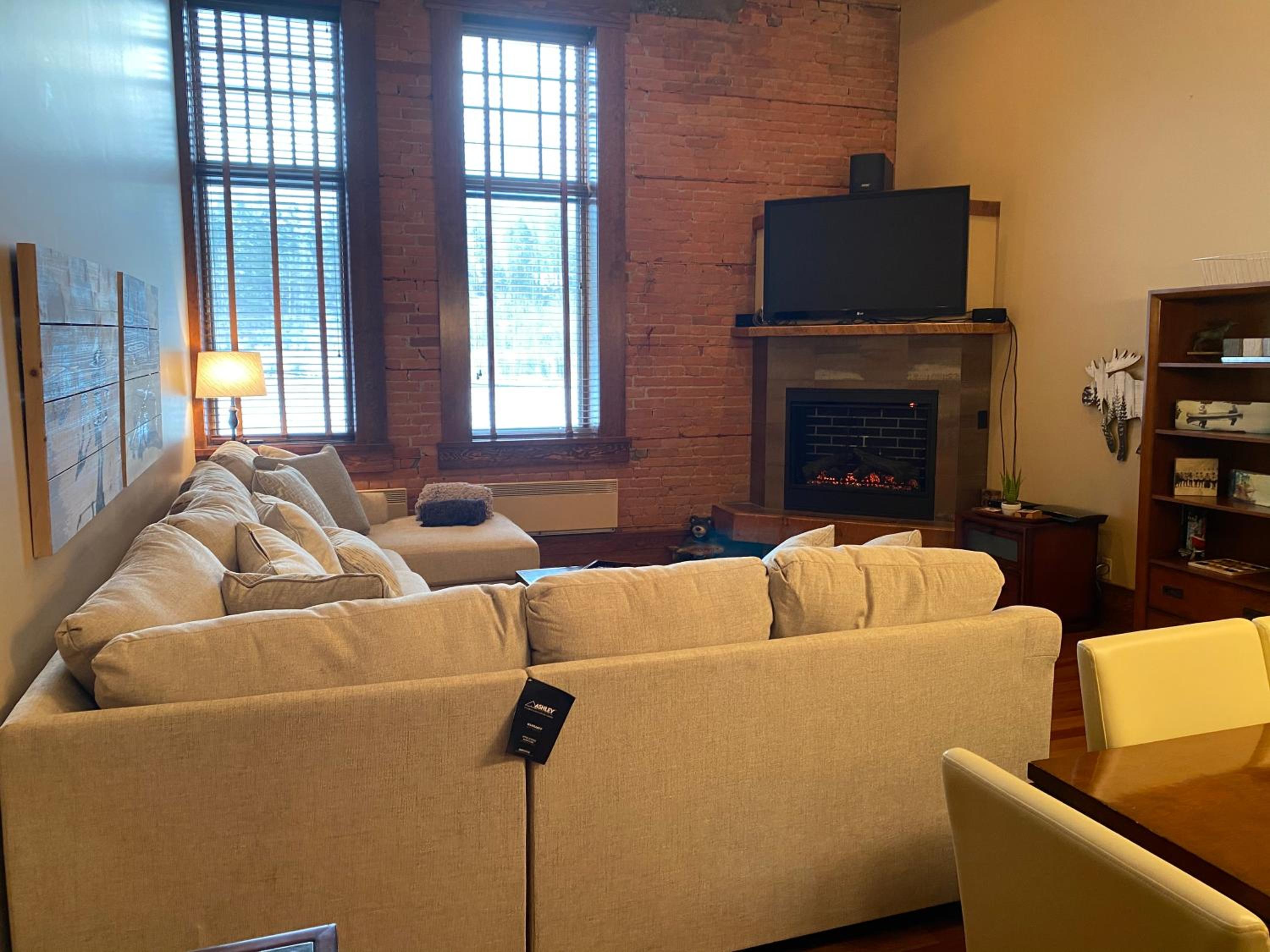 Three-Bedroom Apartment photo 1
