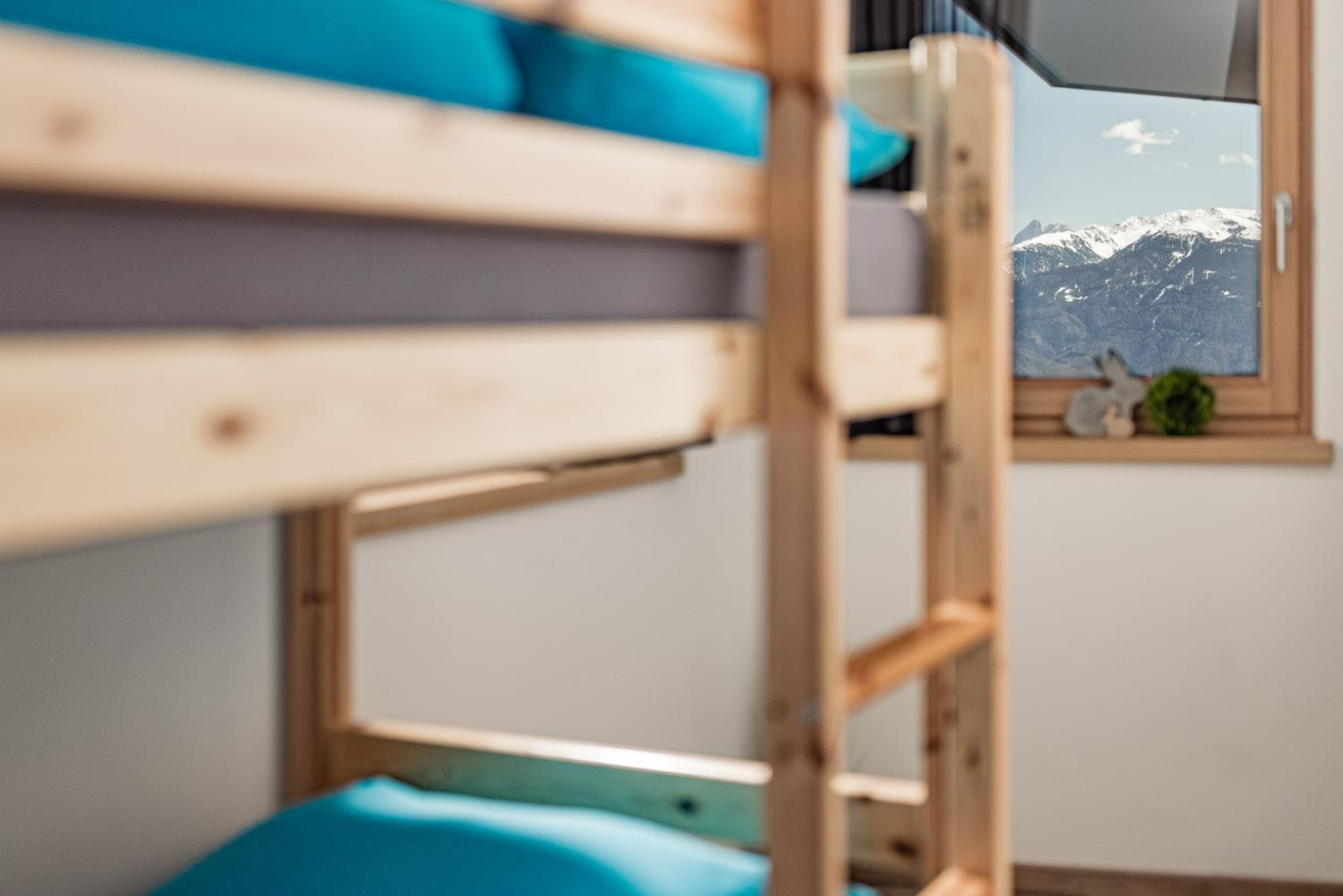 Apartment with Mountain View photo 3