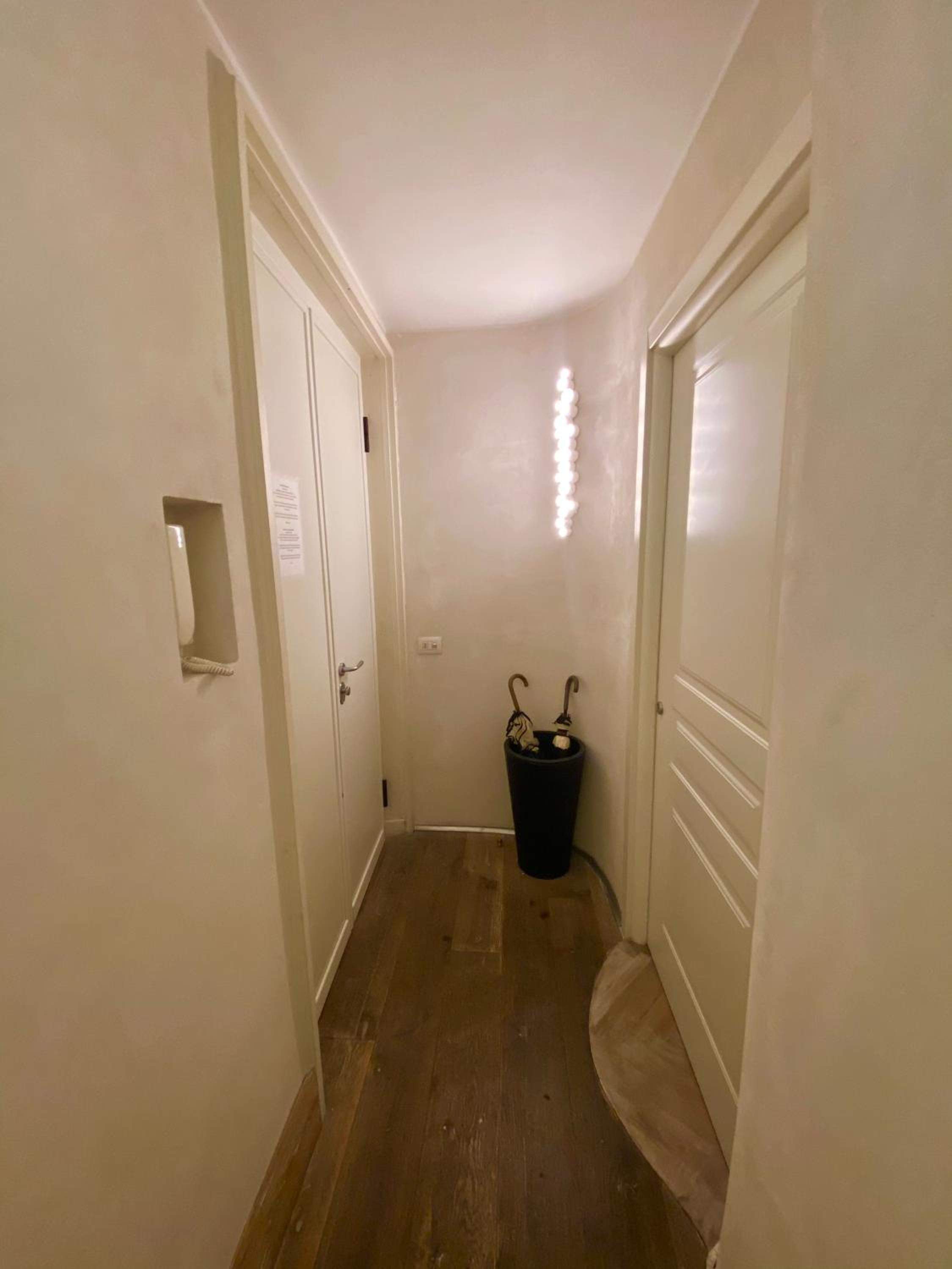 One-Bedroom Apartment photo 3