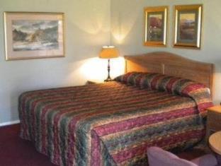 Room with Two Queen Beds Nonsmoking