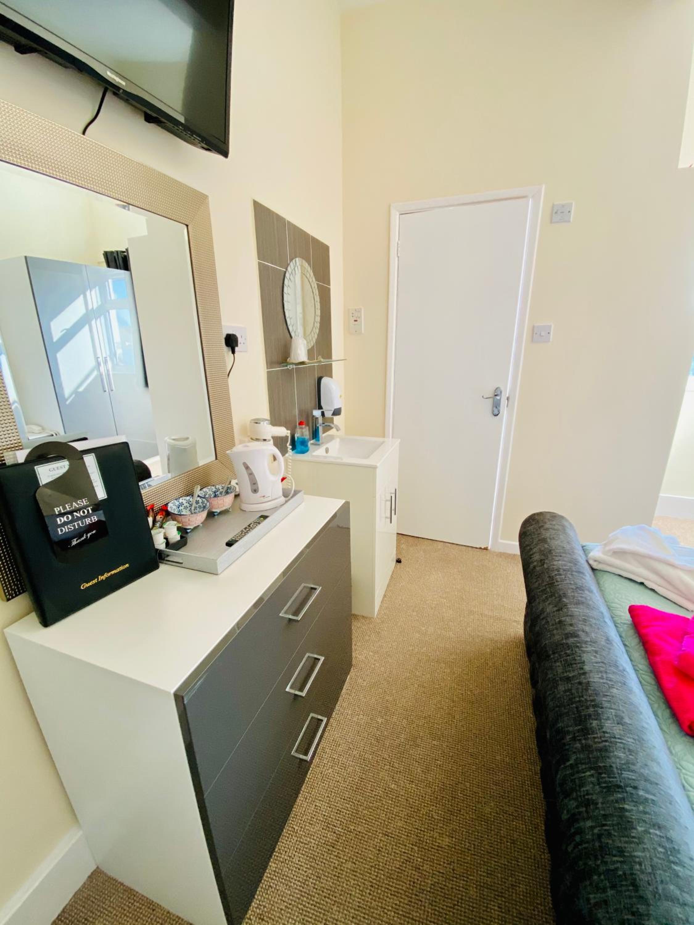Double Room with Side Sea View photo 2