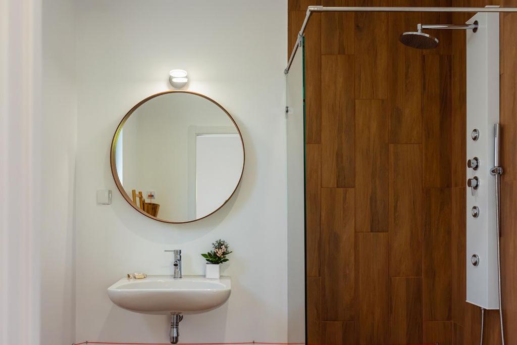 Double Room with Private Bathroom - Photo 4