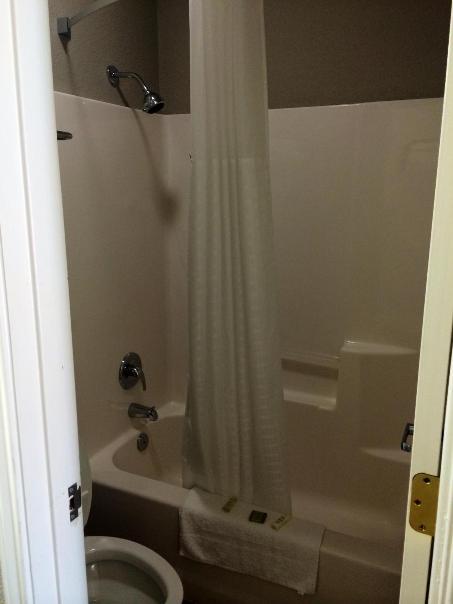 King Room - Non-Smoking - Photo 5