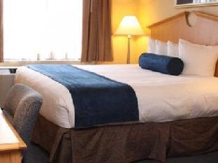 One-Bedroom Suite - Photo 2