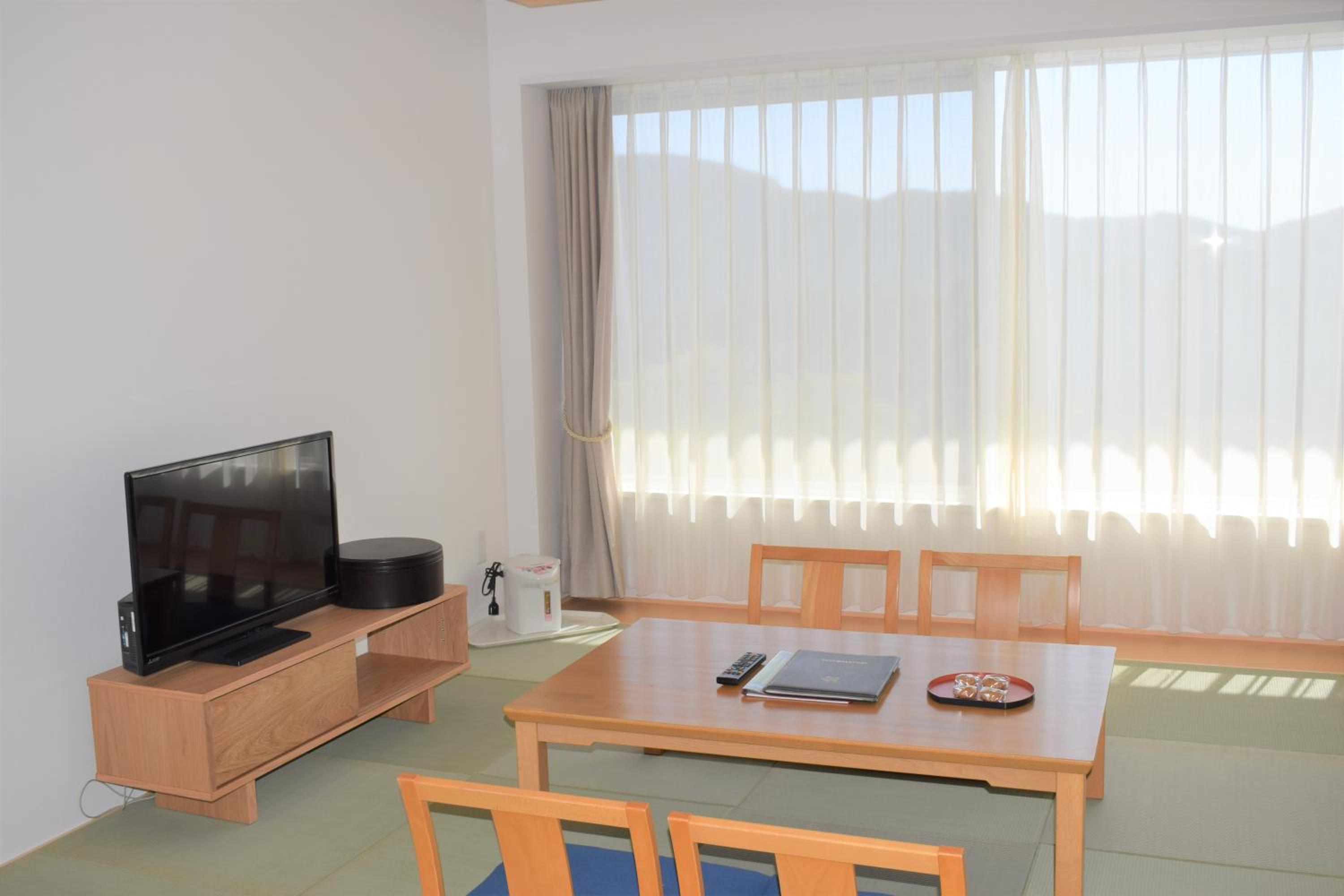 Renovated Room with Tatami Area and Garden View - Non-Smoking photo 2