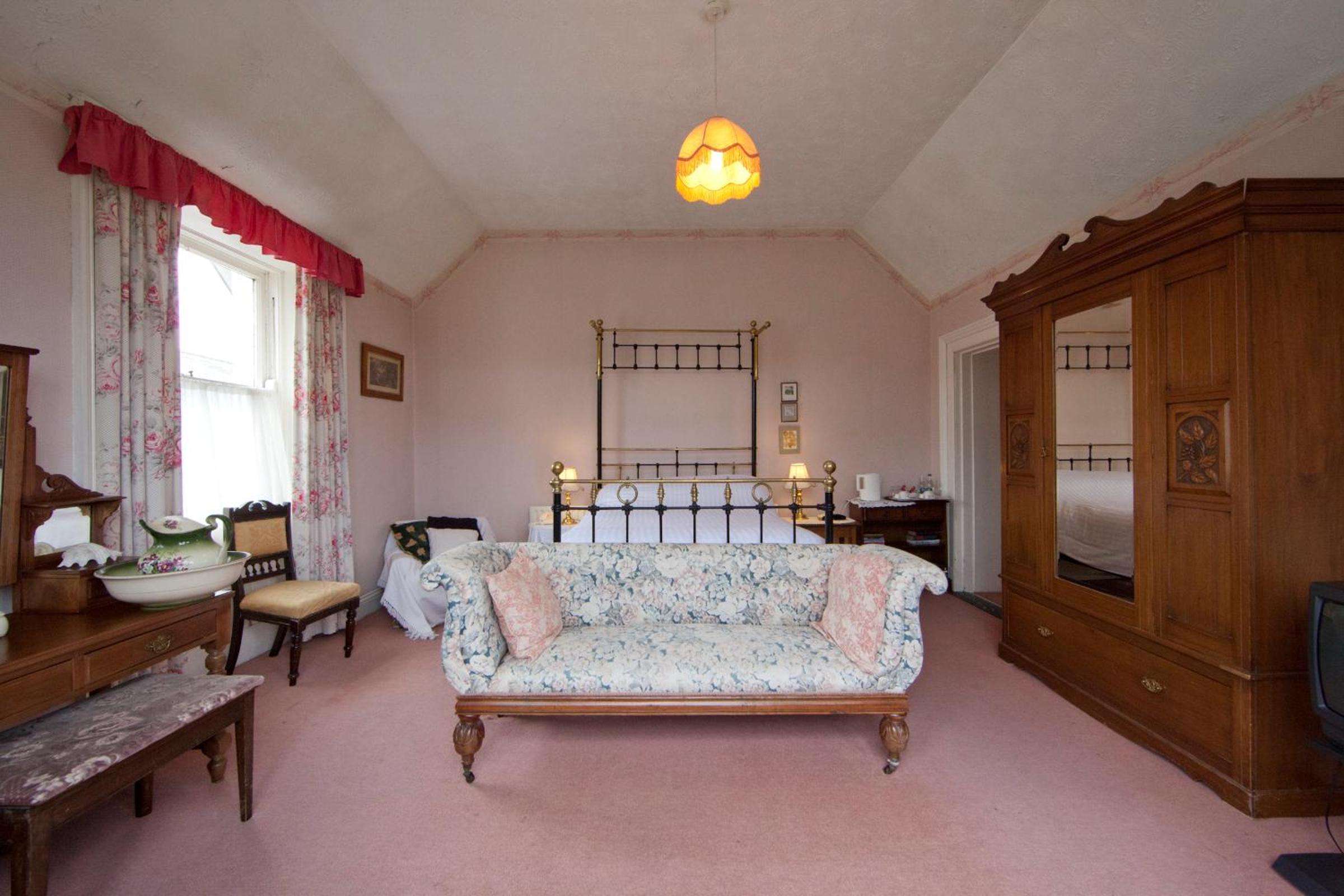 Double Room with Mountain View - Photo 4