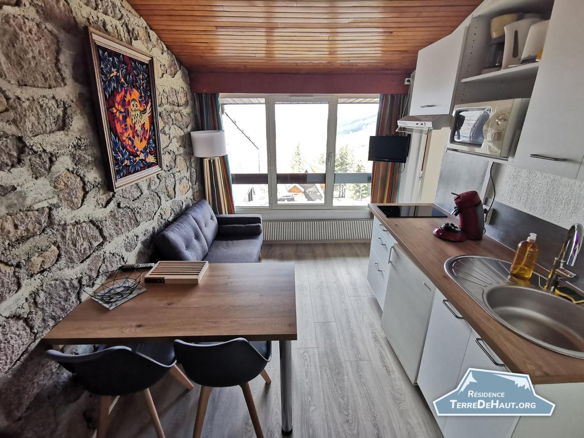 Apartment with Mountain View photo 1