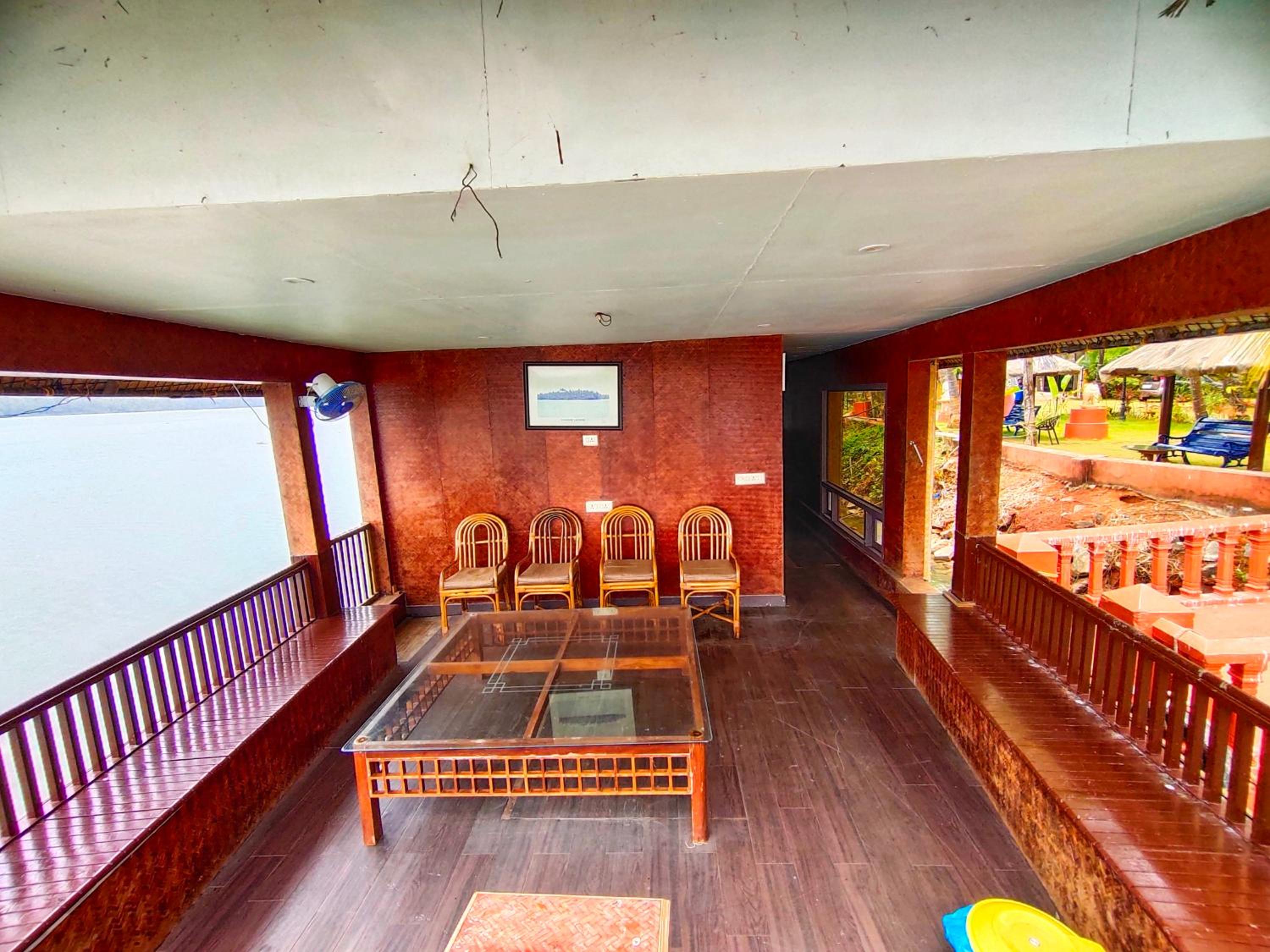 Superior Cabin on Boat photo 3