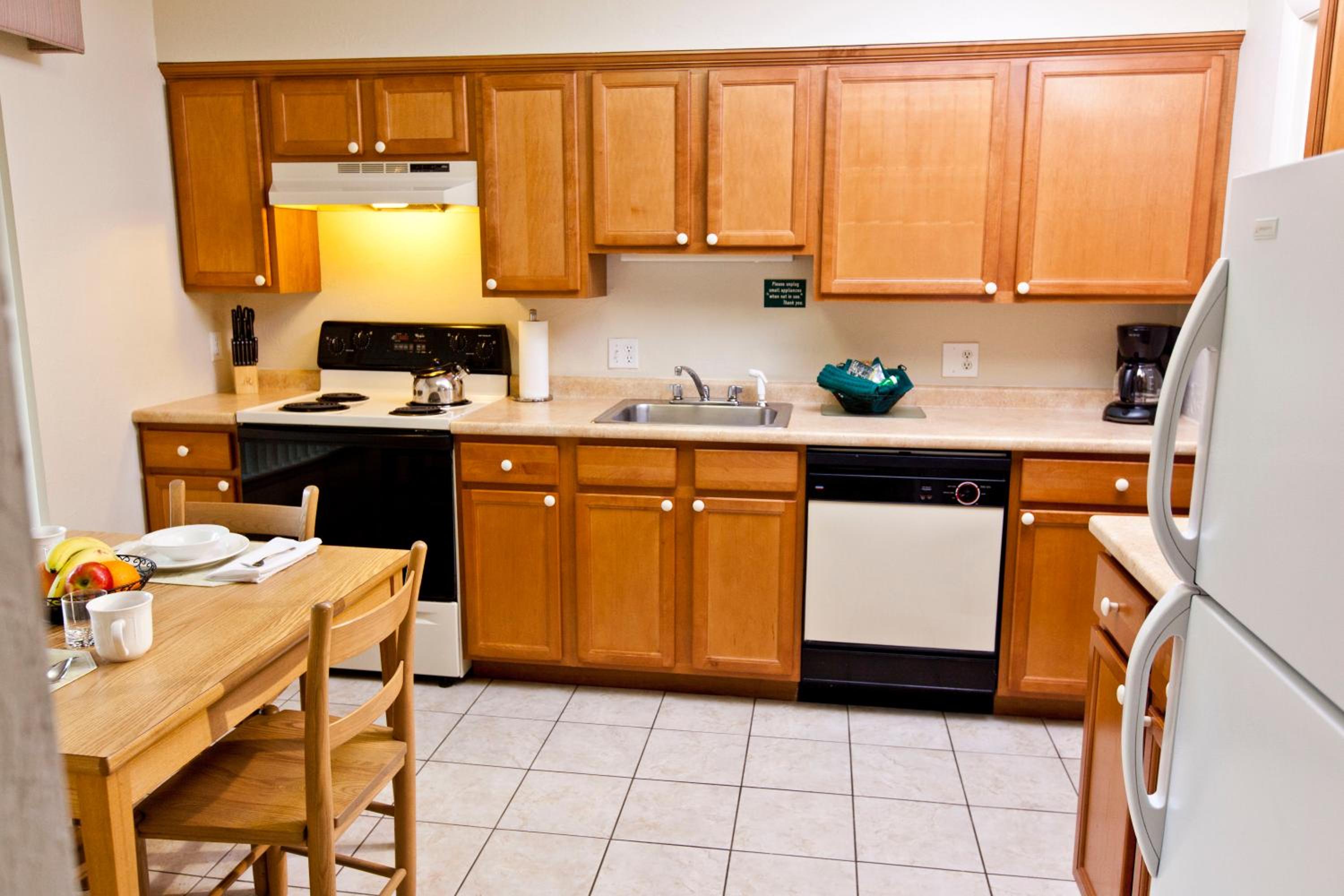 Two-Bedroom Suite (6 Adults) photo 2