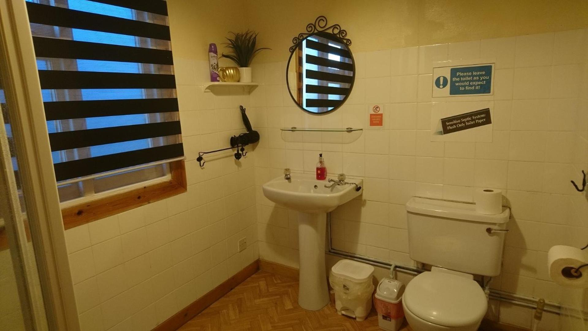 Budget Double Room photo 3