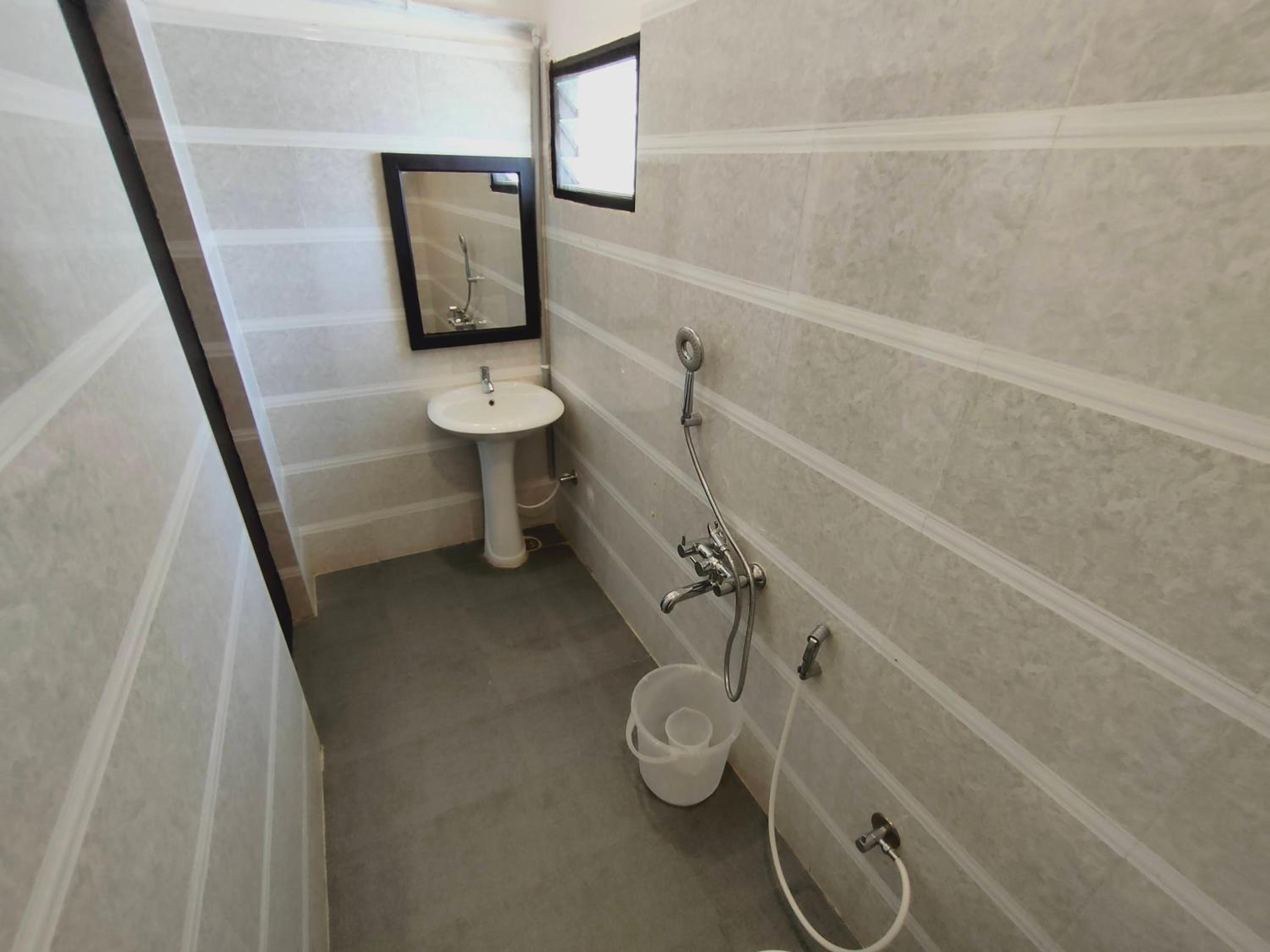 Suite - Photo 7
