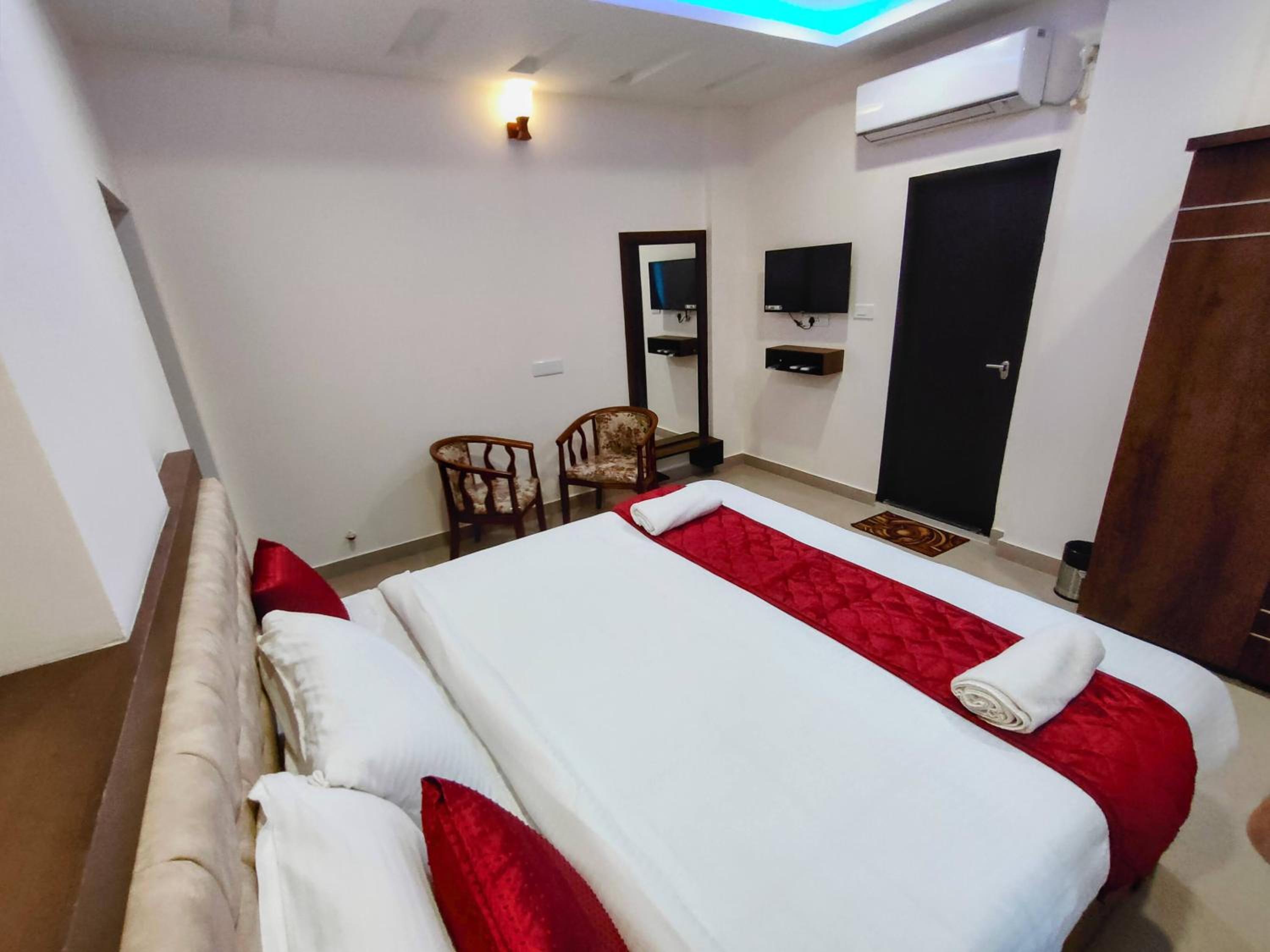 Suite - Photo 5