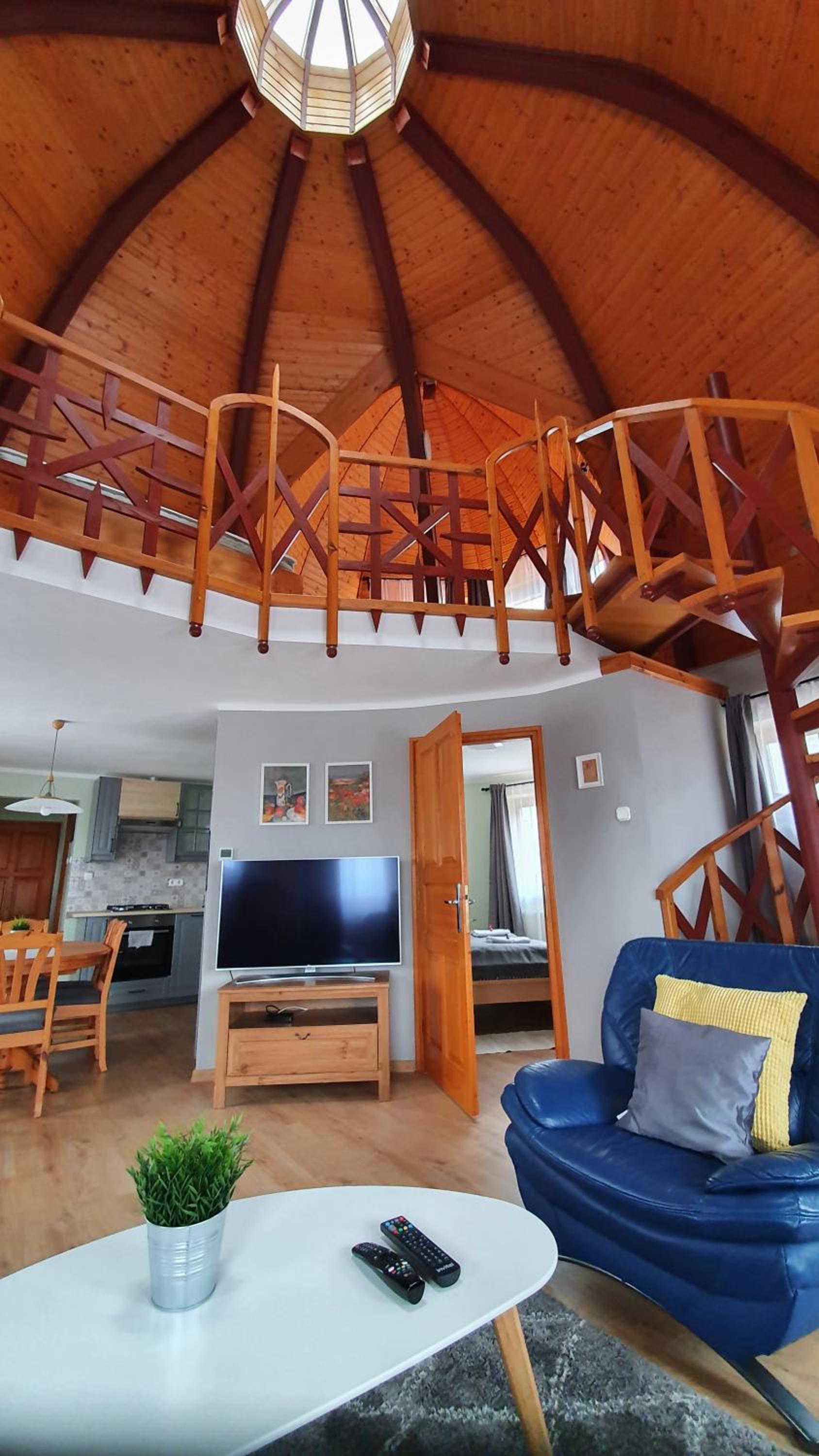 Apartment - Split Level - Photo 30
