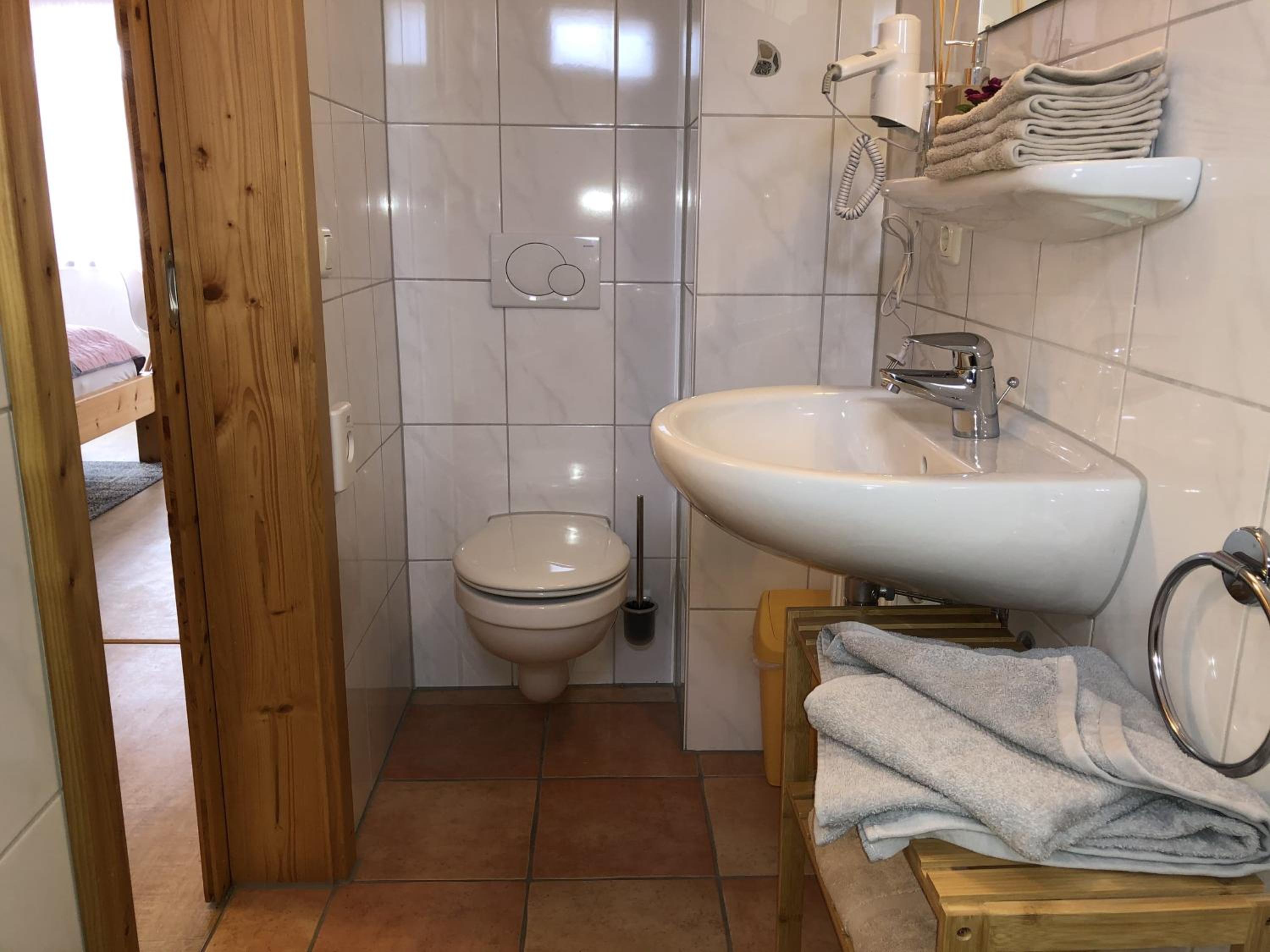 Family Room with Private Bathroom photo 3