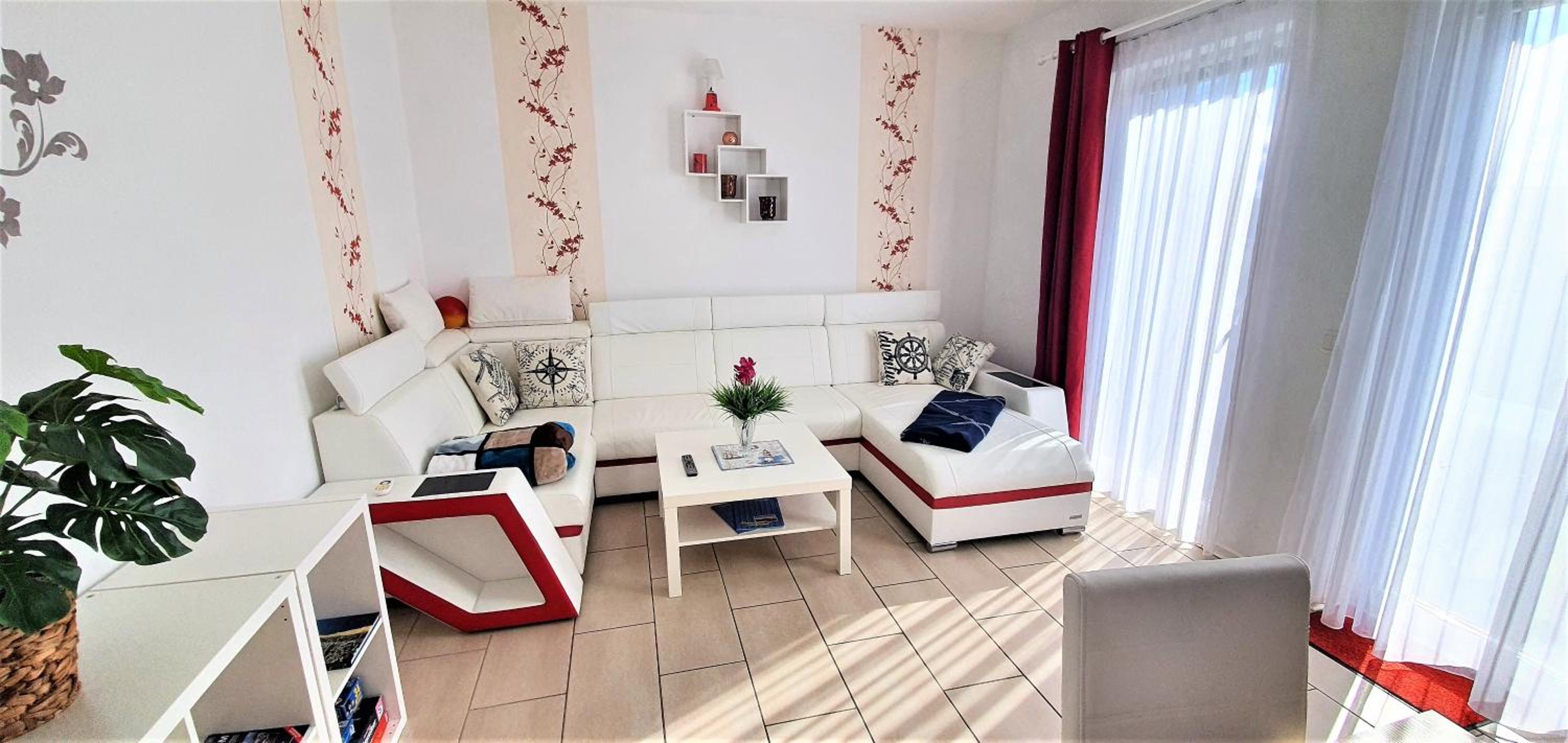 Apartment with Terrace photo 2