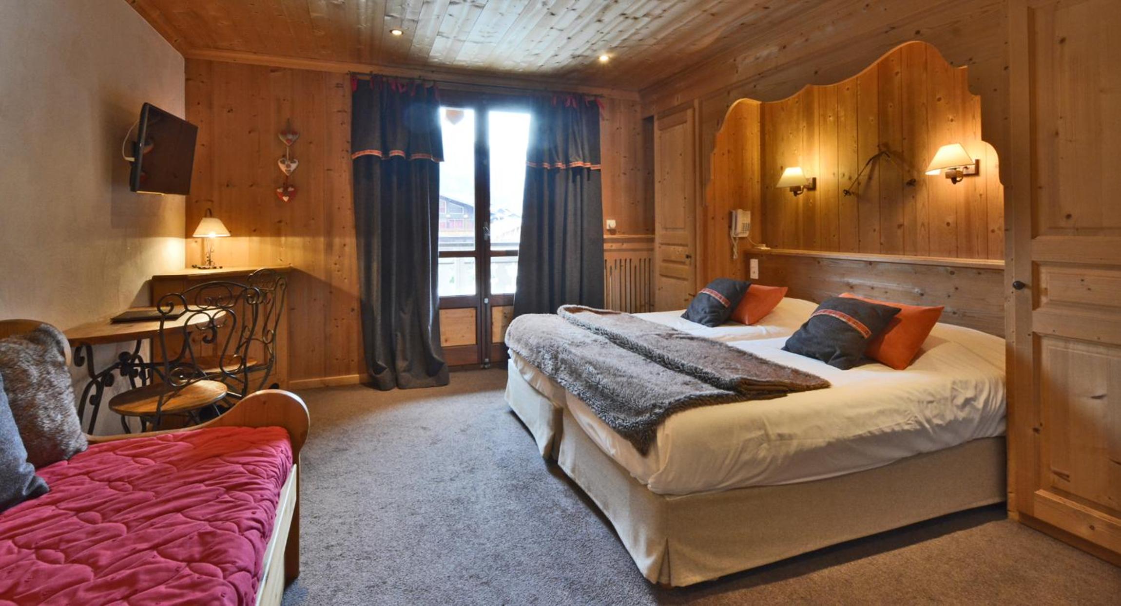 Comfort Triple Room with Shower photo 1