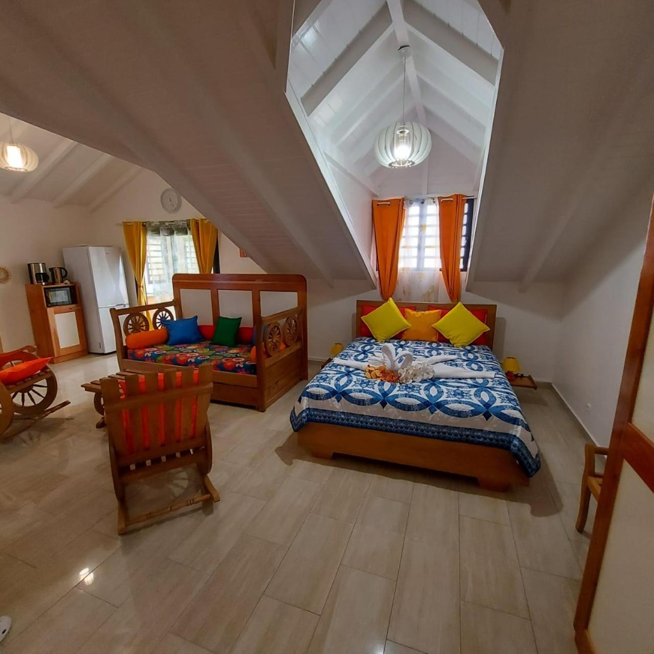 One-Bedroom Apartment - Photo 3