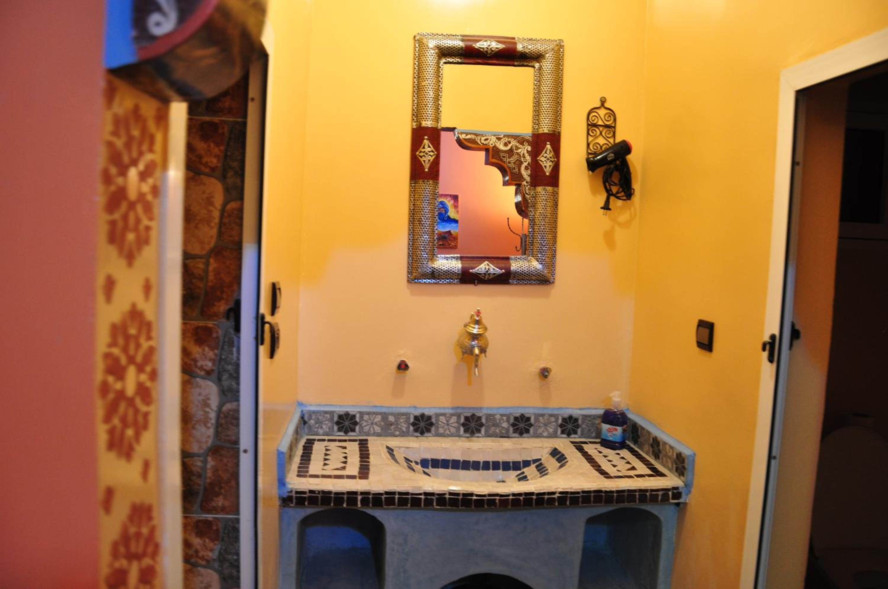 Family Room - Photo 12