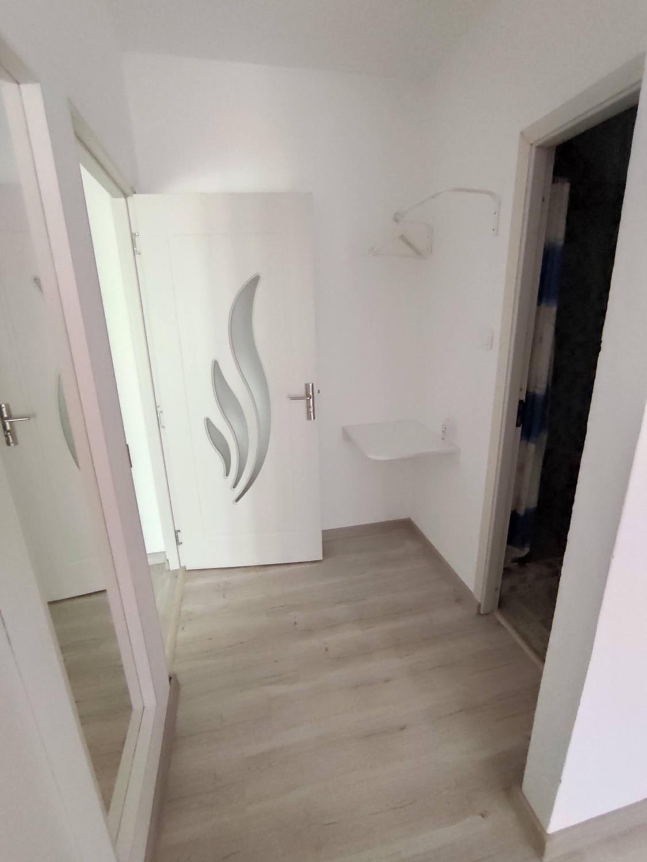 Deluxe Double Room with Balcony - Photo 5