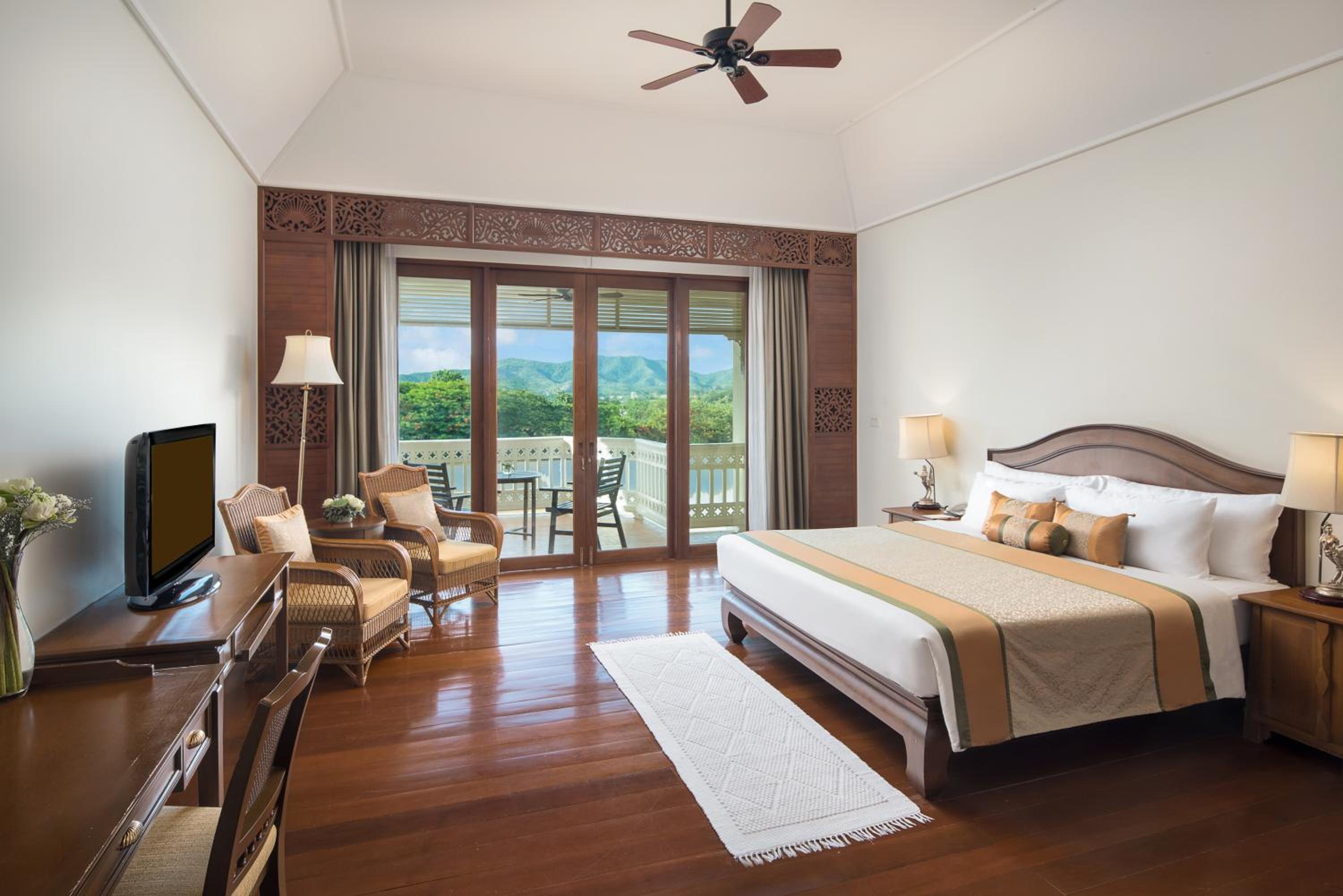 Deluxe Double or Twin Room with River View photo 2
