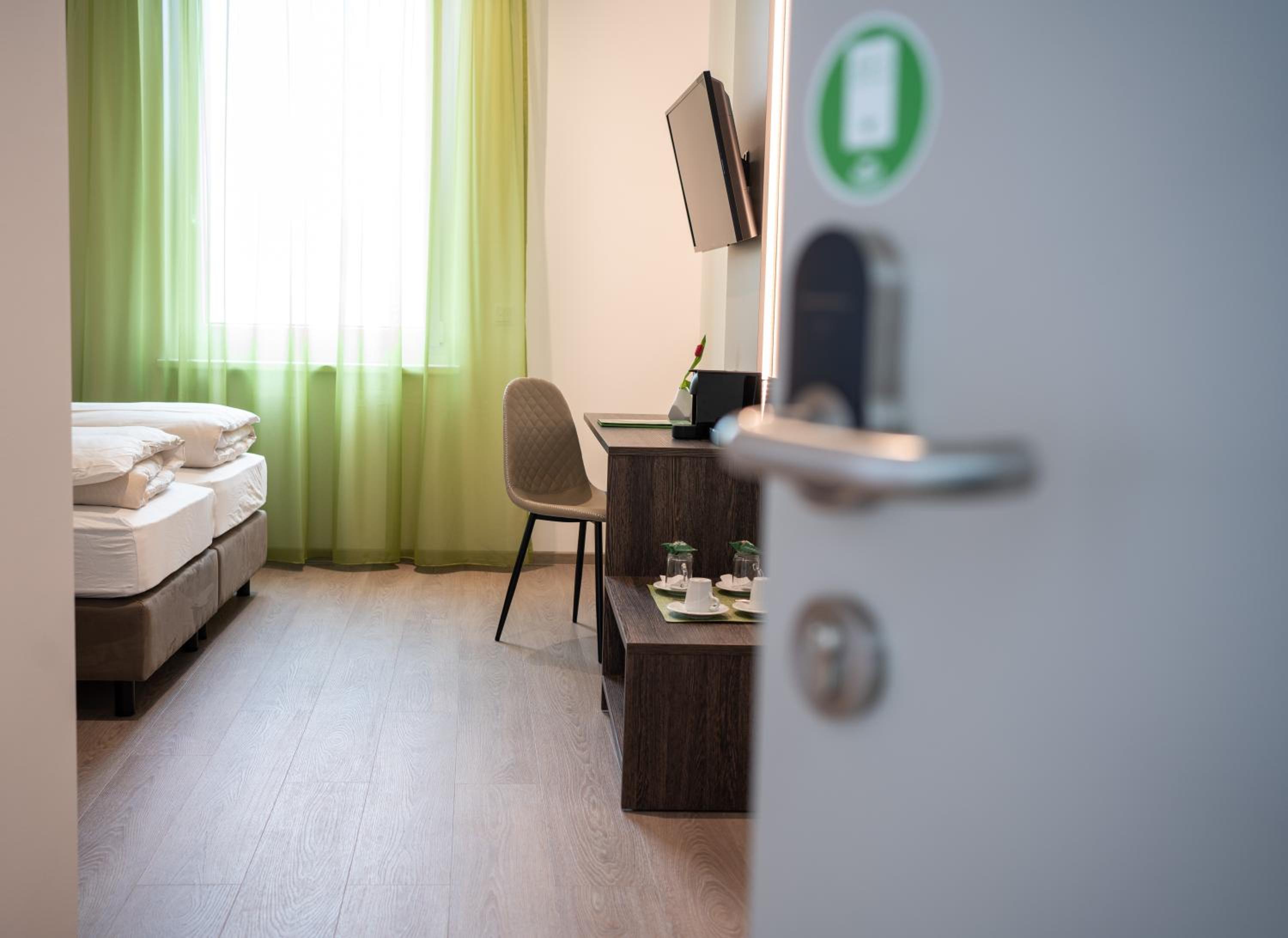 Double Room - Disability Access - Photo 4