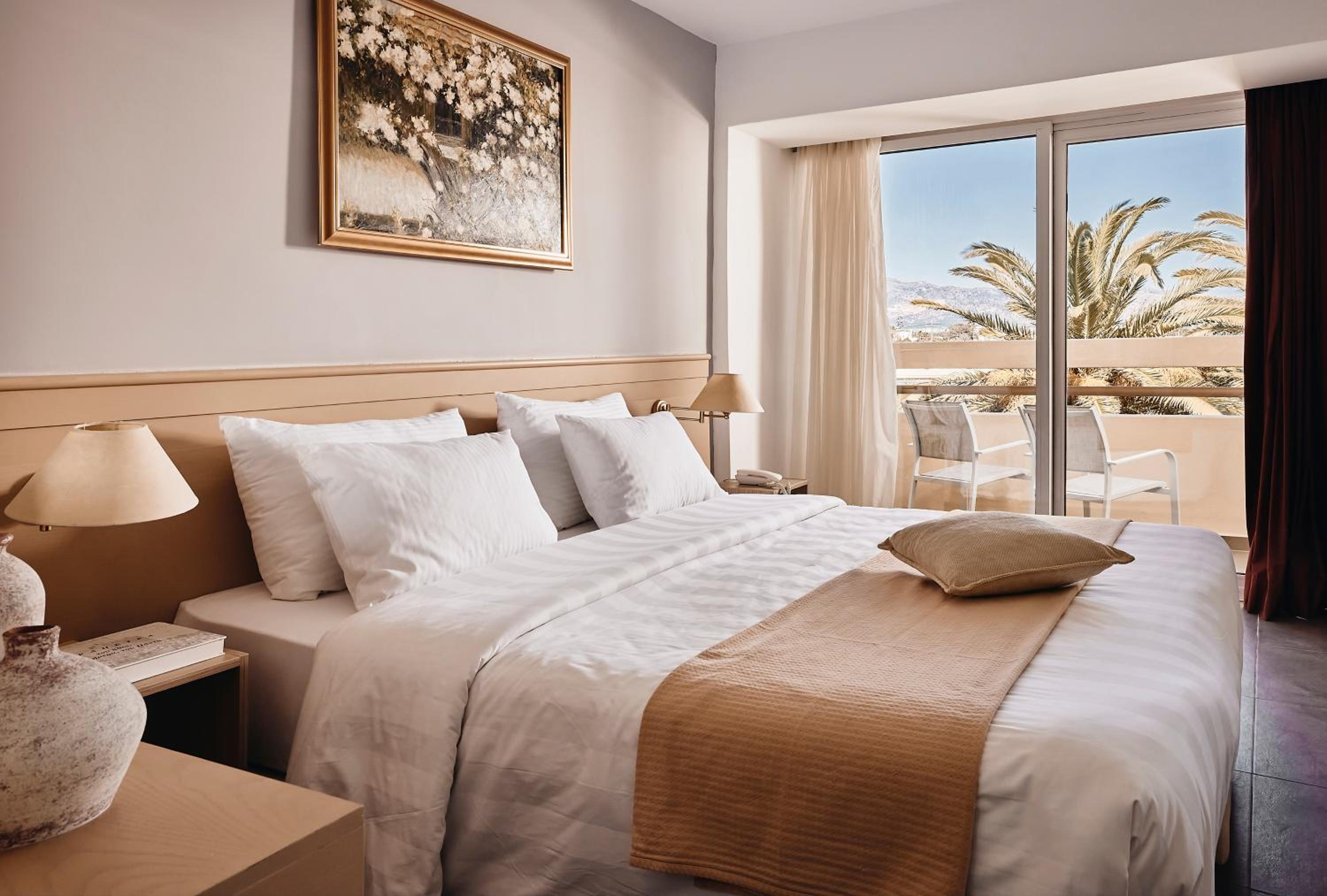 Double Room with Garden View - Photo 3