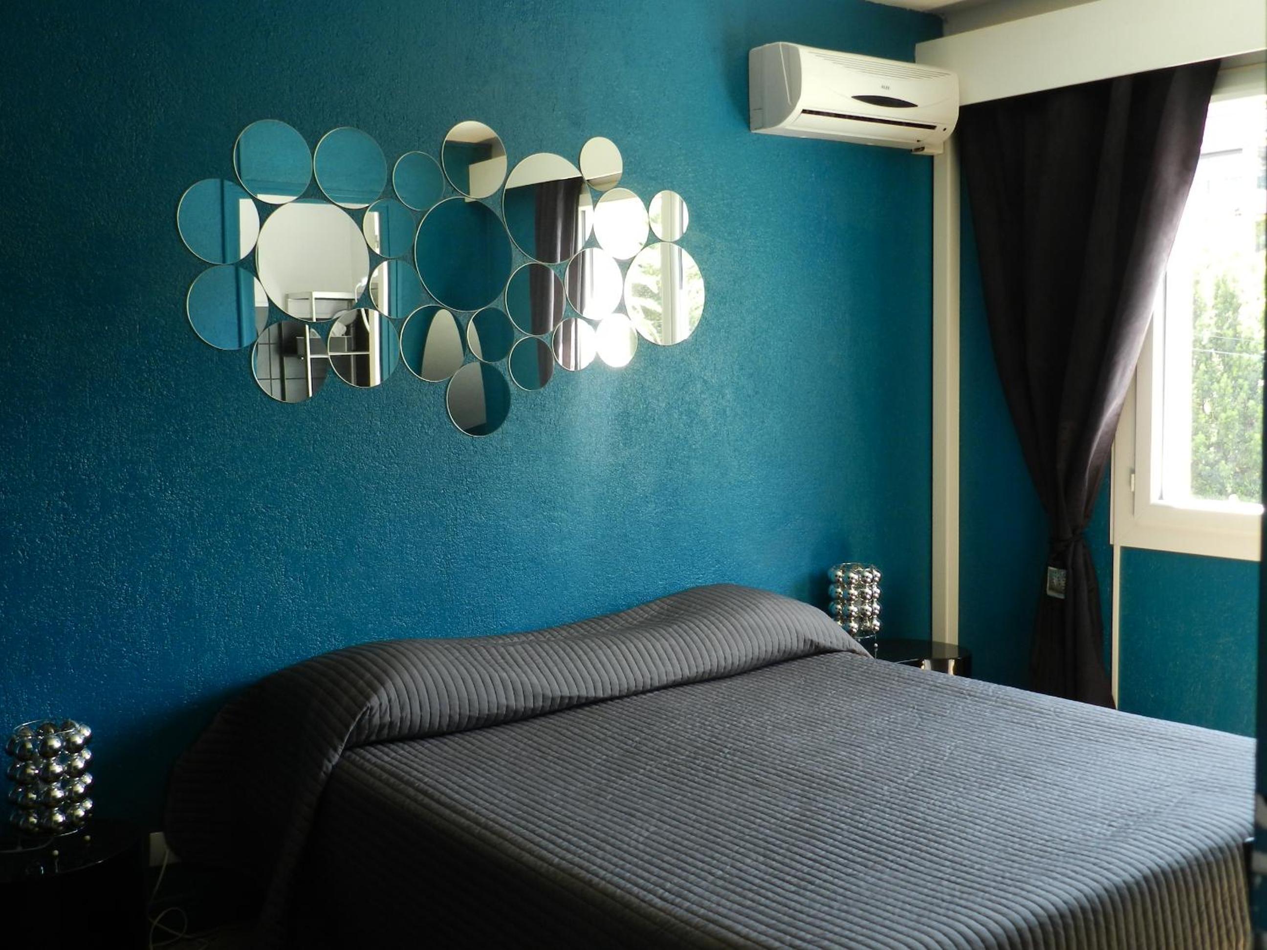 Budget Double Room with Street View