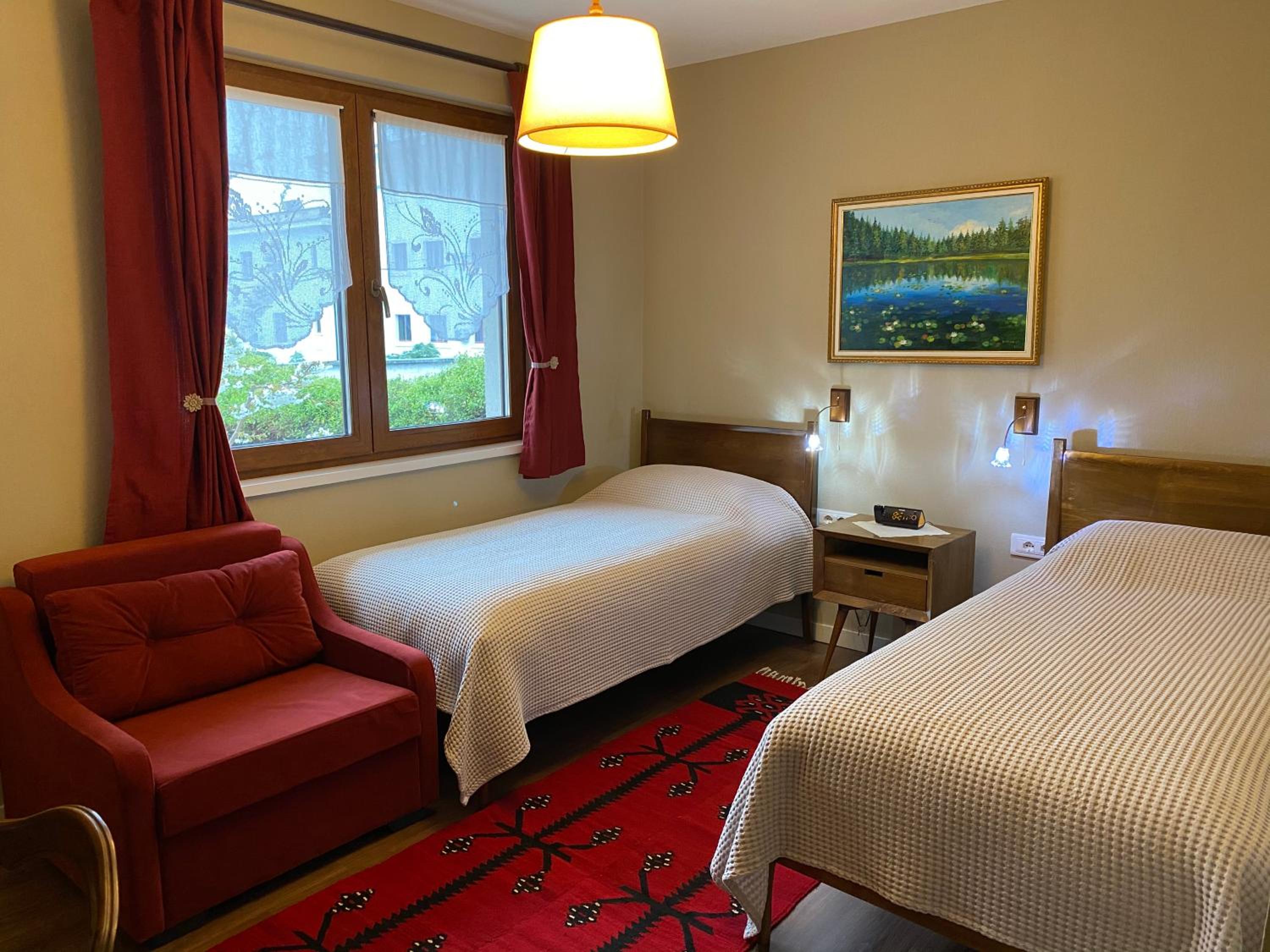 Large Twin Room photo 2